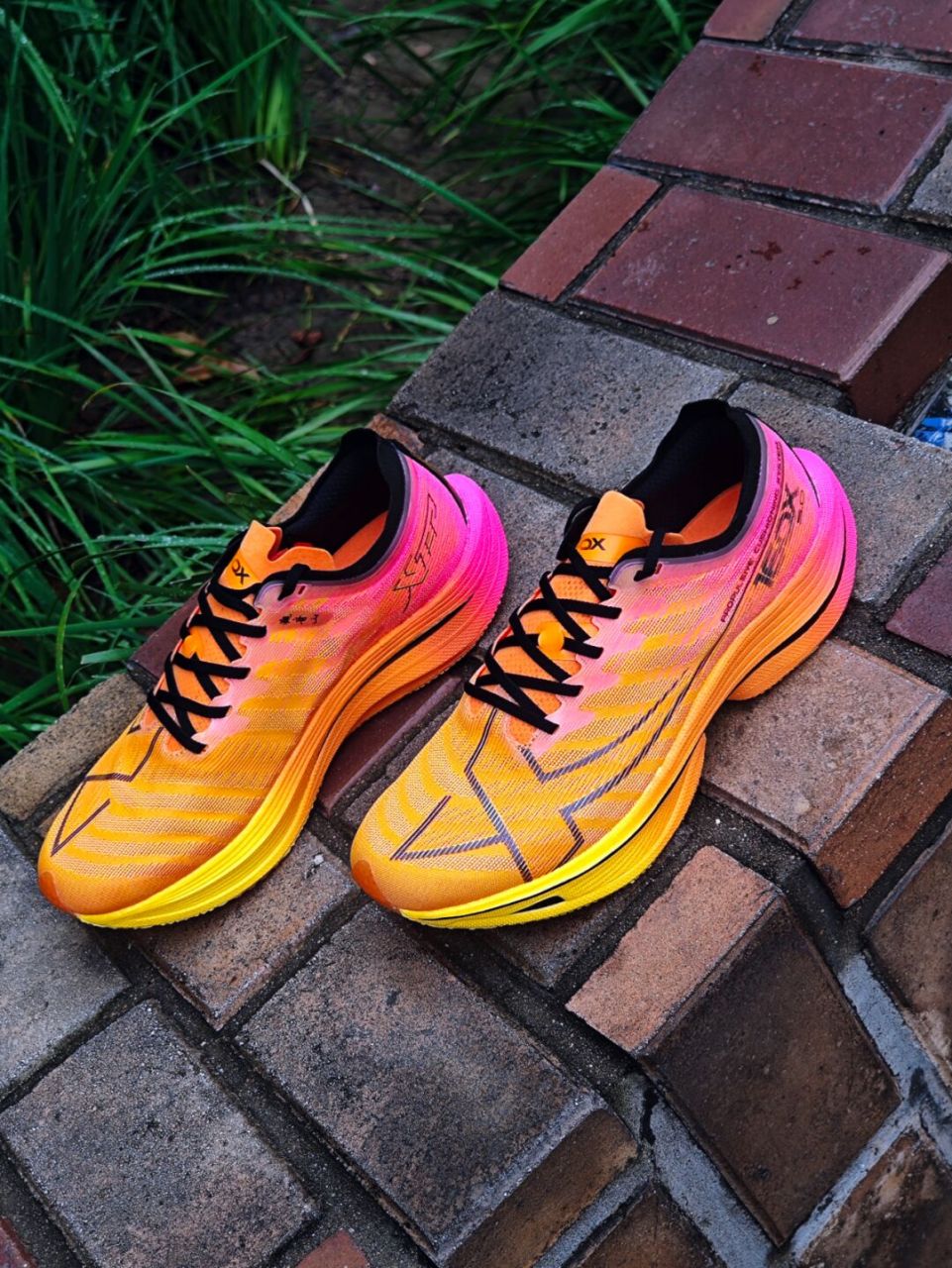 特步160x5.0 是你下半年期待的竞速跑鞋么? 反正我先上脚了.