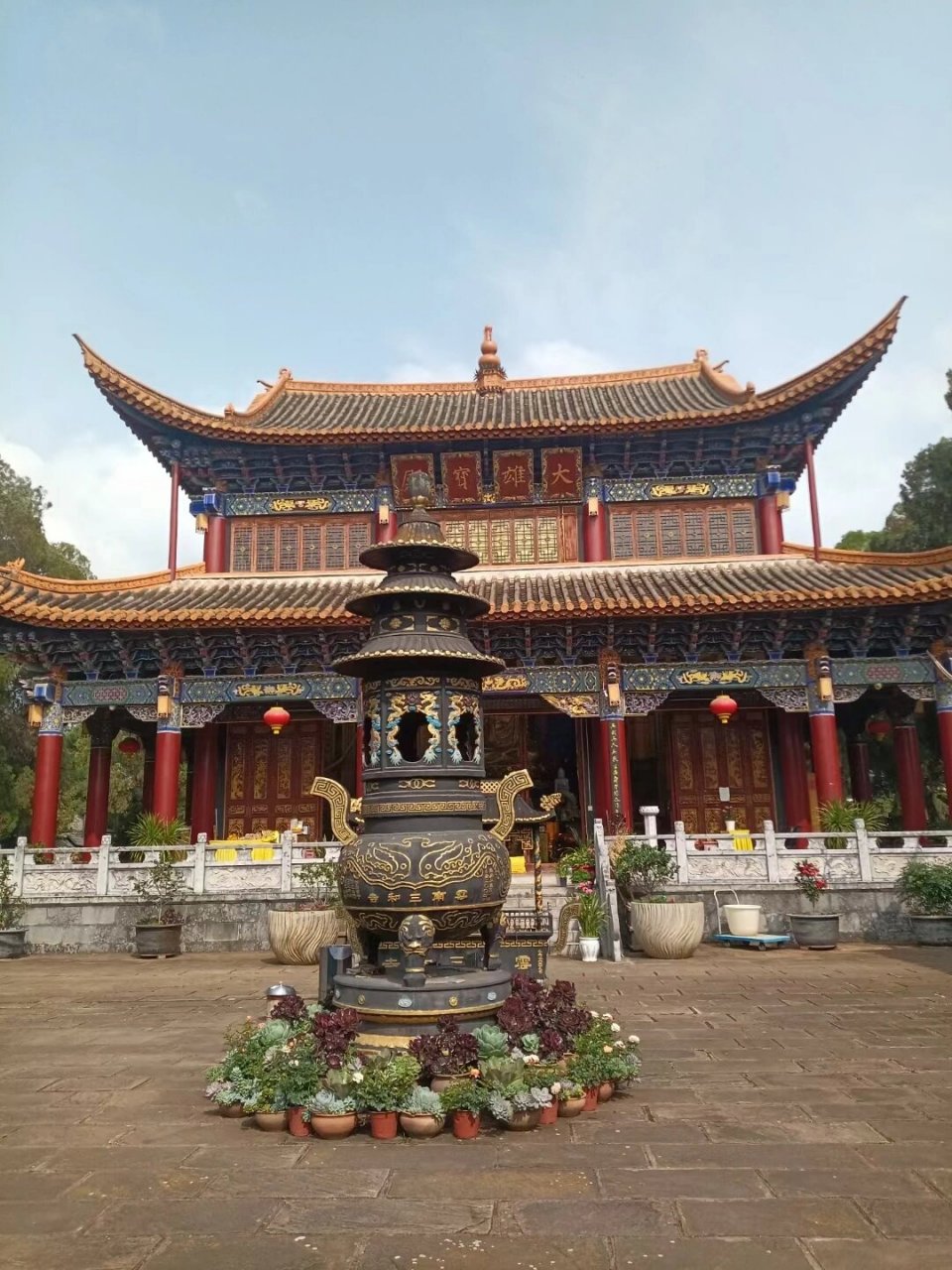 安宁八街 三和寺坐落在八街镇,八街为安宁市辖镇,东出昆阳,西进易门