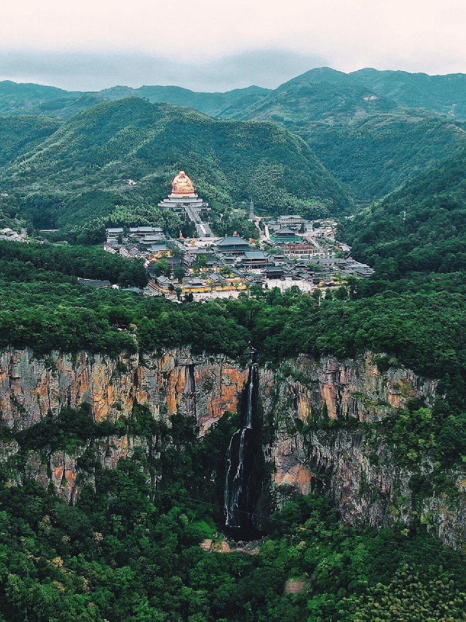 奉化雪窦山景区图片图片