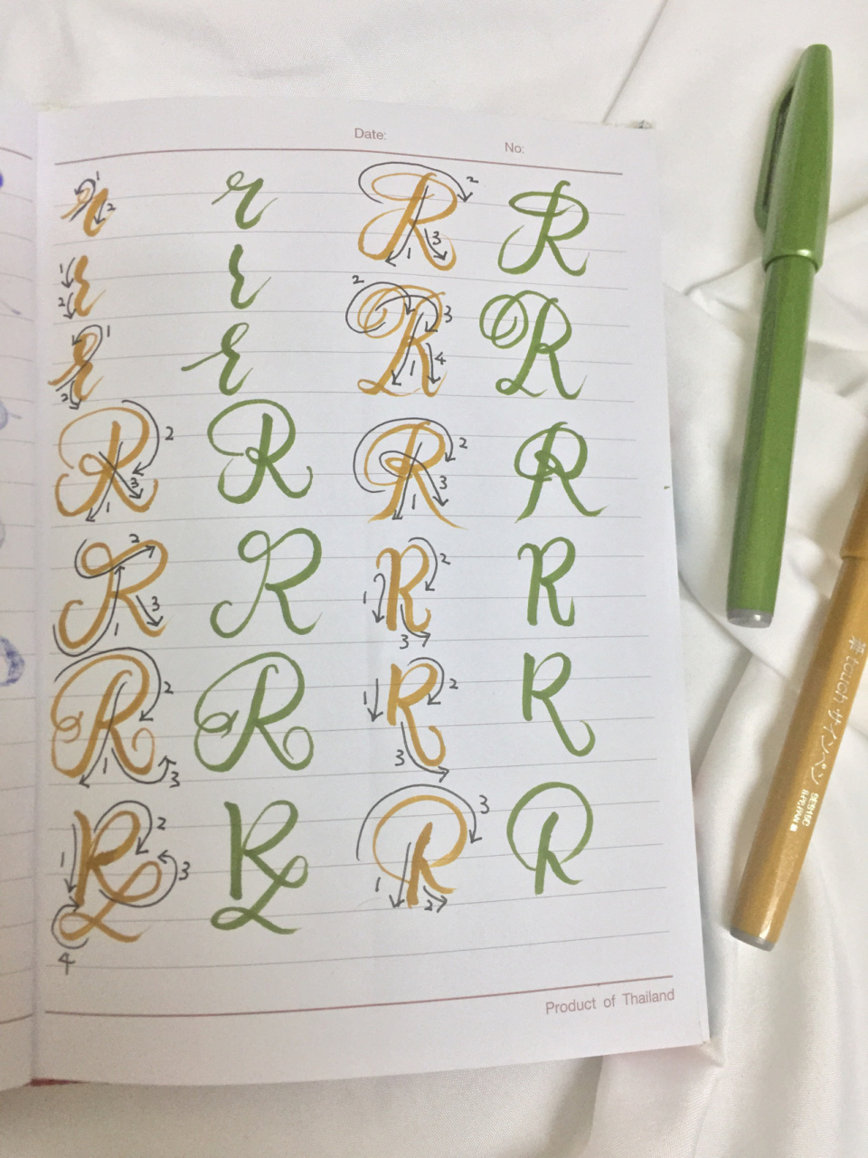 字母r英文花体字 brush lettering 笔:派通touch