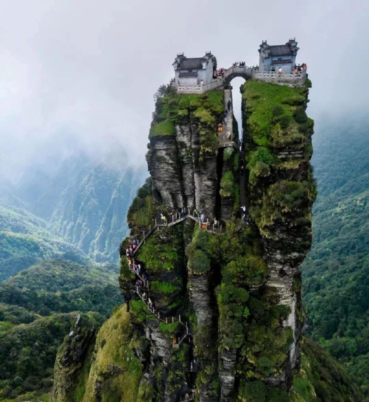 中国第五大佛教名山|梵净山旅游攻略 梵净山,俗名三山谷",是贵州第一