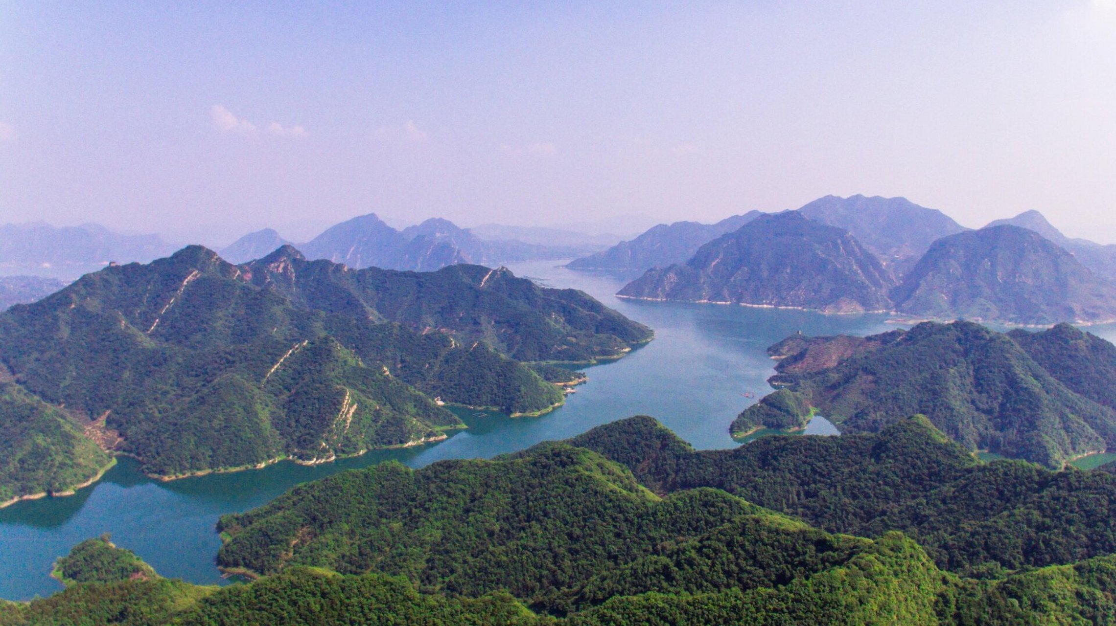 适合自驾游,够大,够野,够狂 大黑汀水库水库位于唐山市迁西县,与