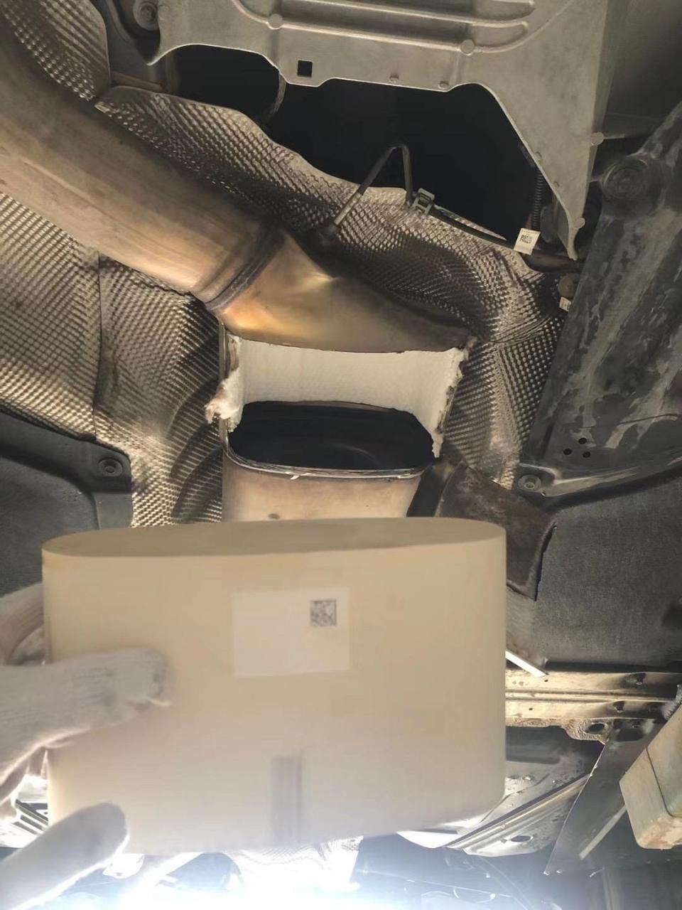 宝马三系  拆解颗粒捕捉器.ecu特调