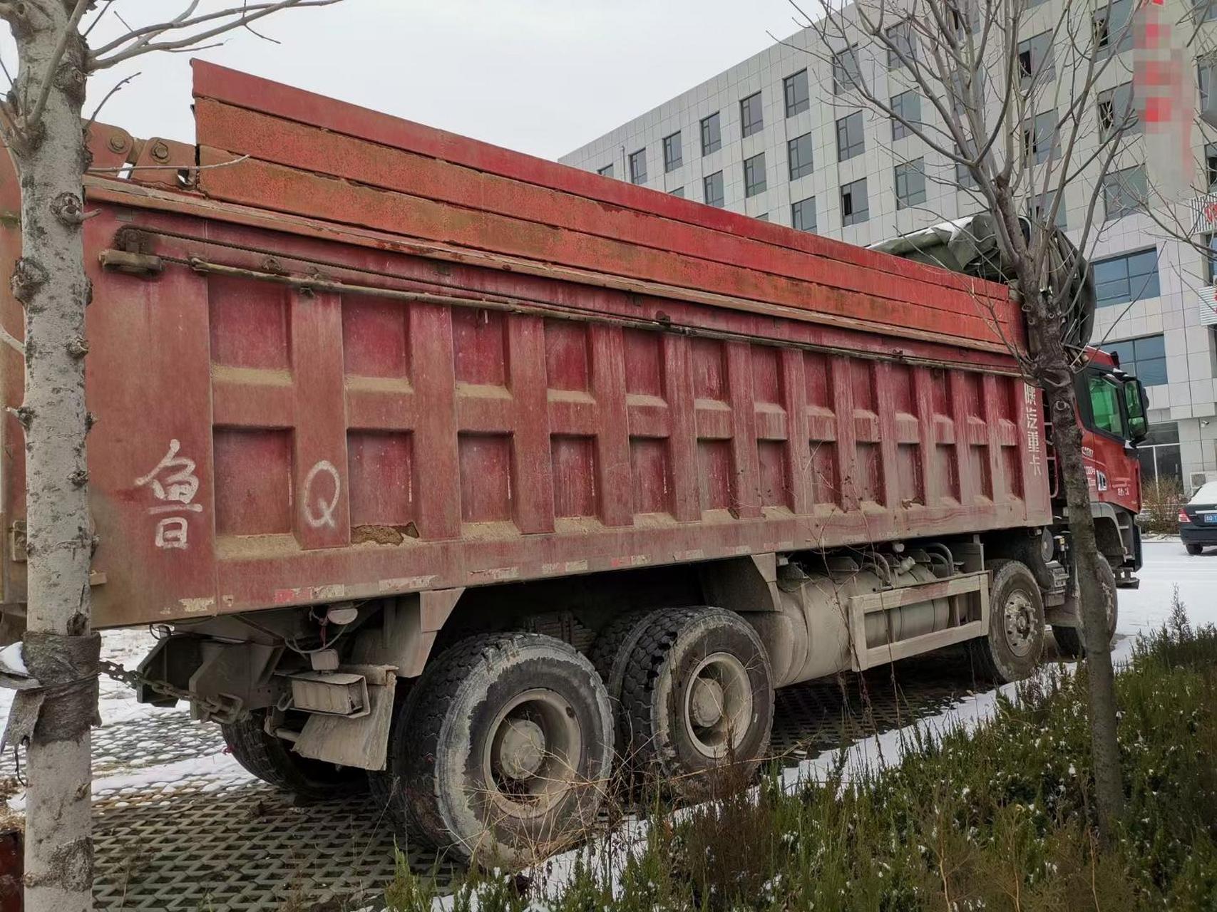 陕汽渣土车 前四后八图片