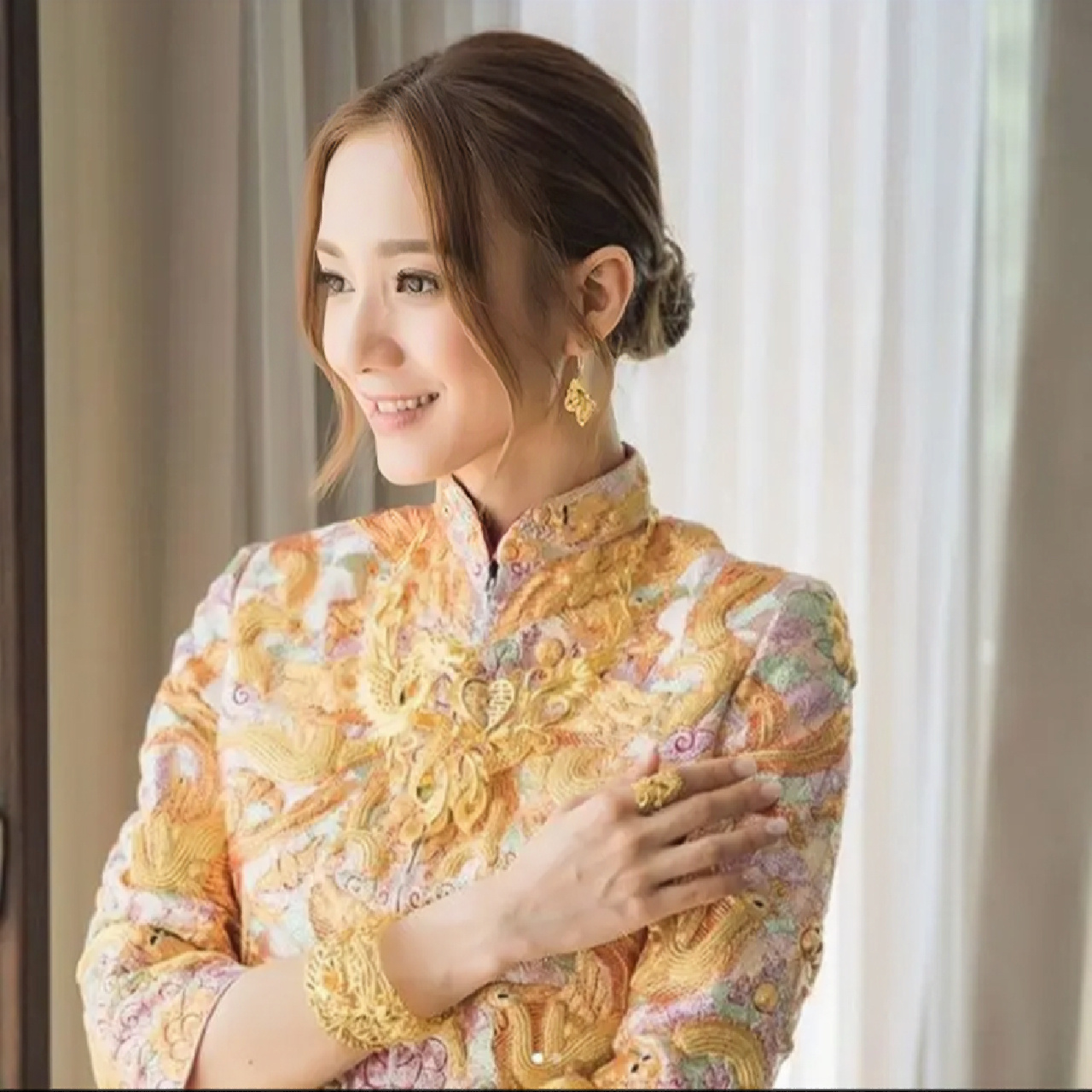 考古系列女明星龙凤褂造型