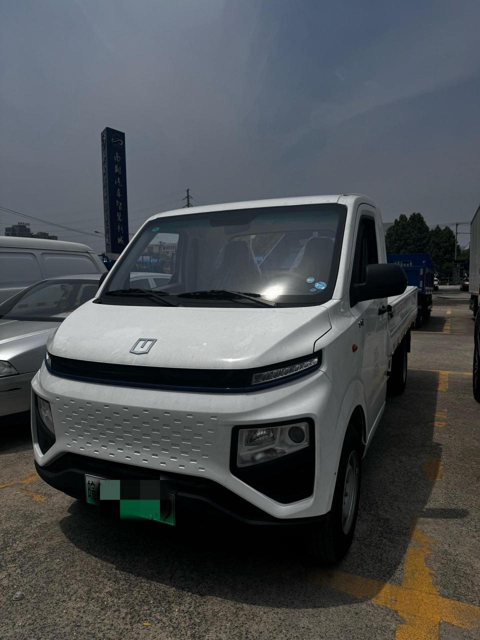 最新到货一台3米2小平板 货拉拉 电动卡车
