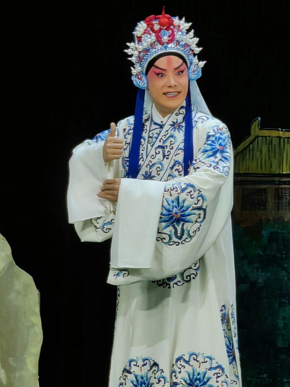 北京京剧院 优秀青年武生演员 周恩旭 京剧《野猪林》中饰演林 