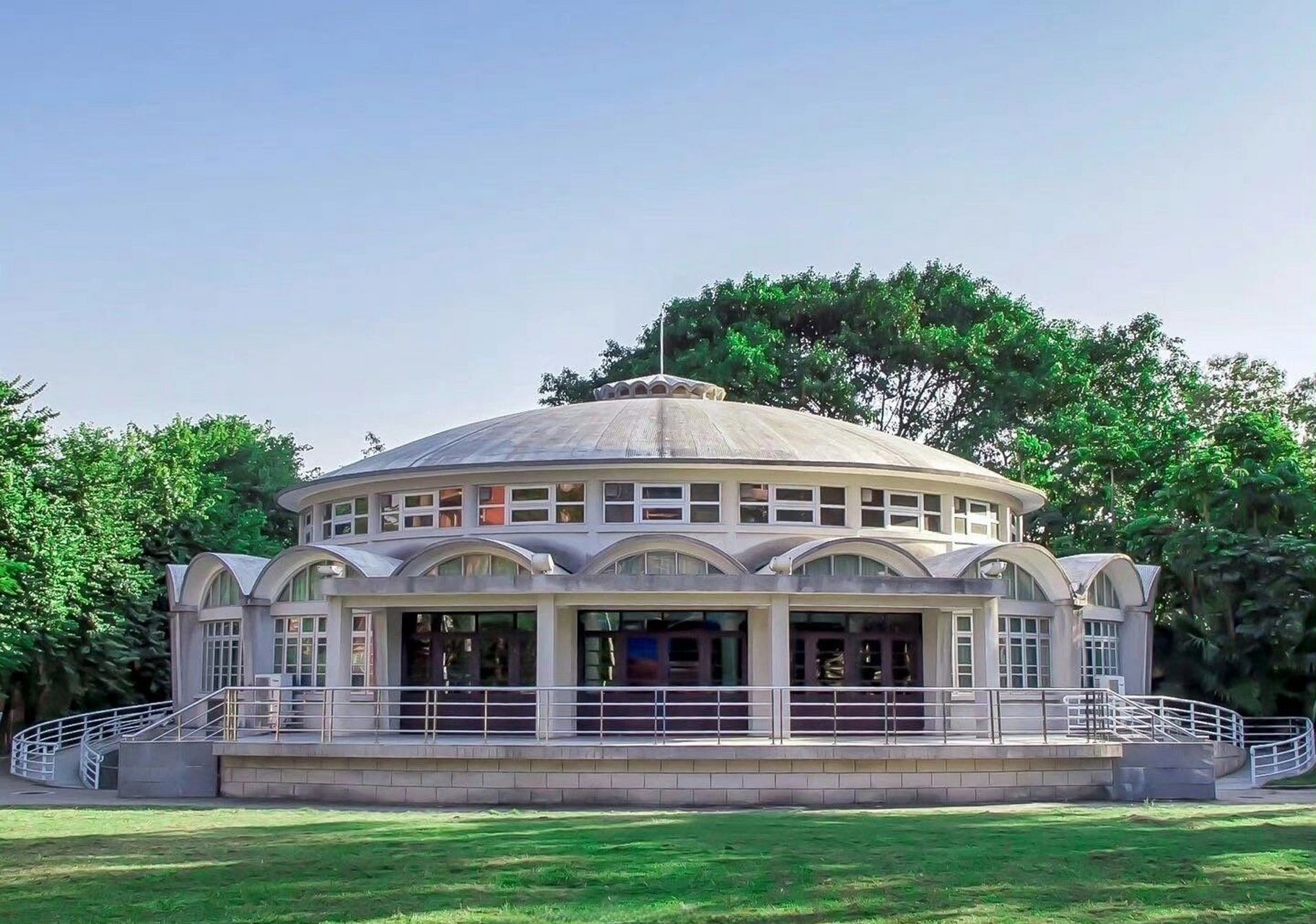 华南农业大学标志性建筑之红满堂 今天酱酱来给大家介绍下多次出现在