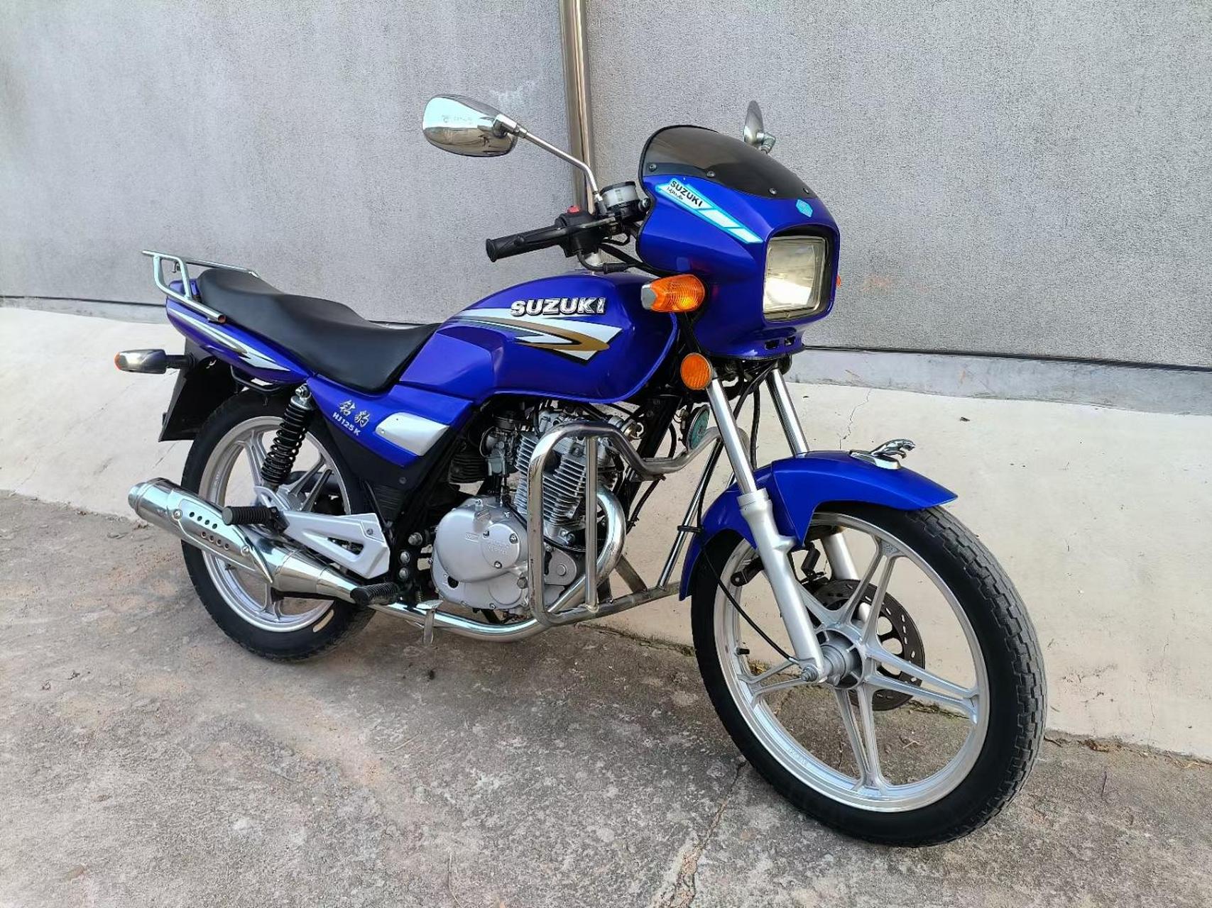 到货精品方灯铃木钻豹王125.高配碟刹带原装豹头保险杠!