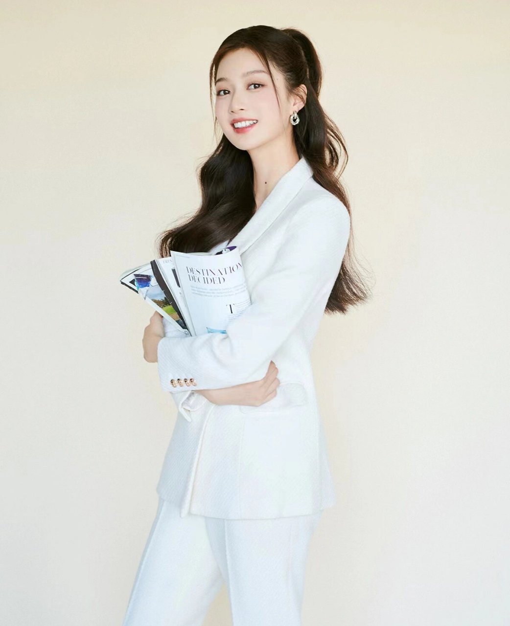 瞳摄影·|主持人冯琳超有气质西装写真来咯 瞳摄影·形象照|主持人