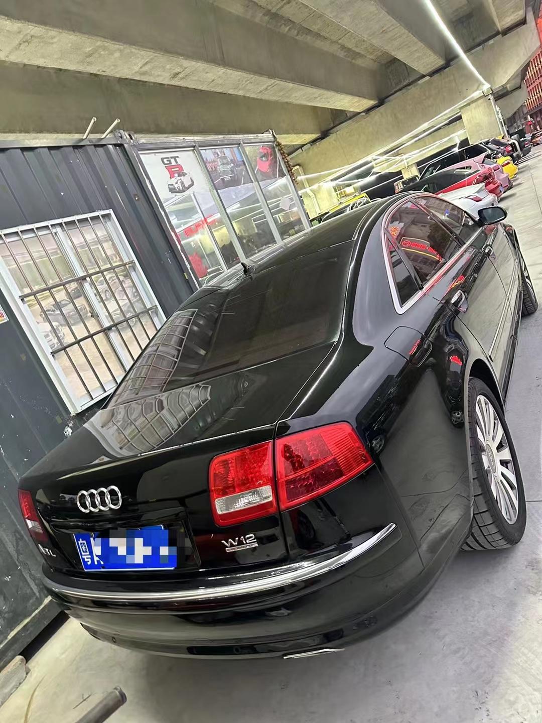 奥迪a8尾部图片