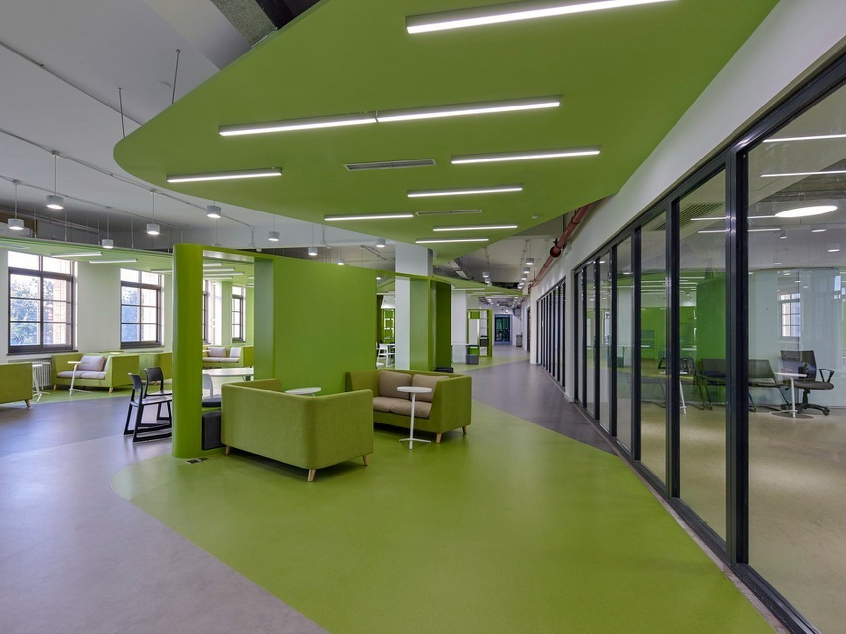 北京大学附属中学道尔顿学院(北大附中国际部)创办于2010年,是北大