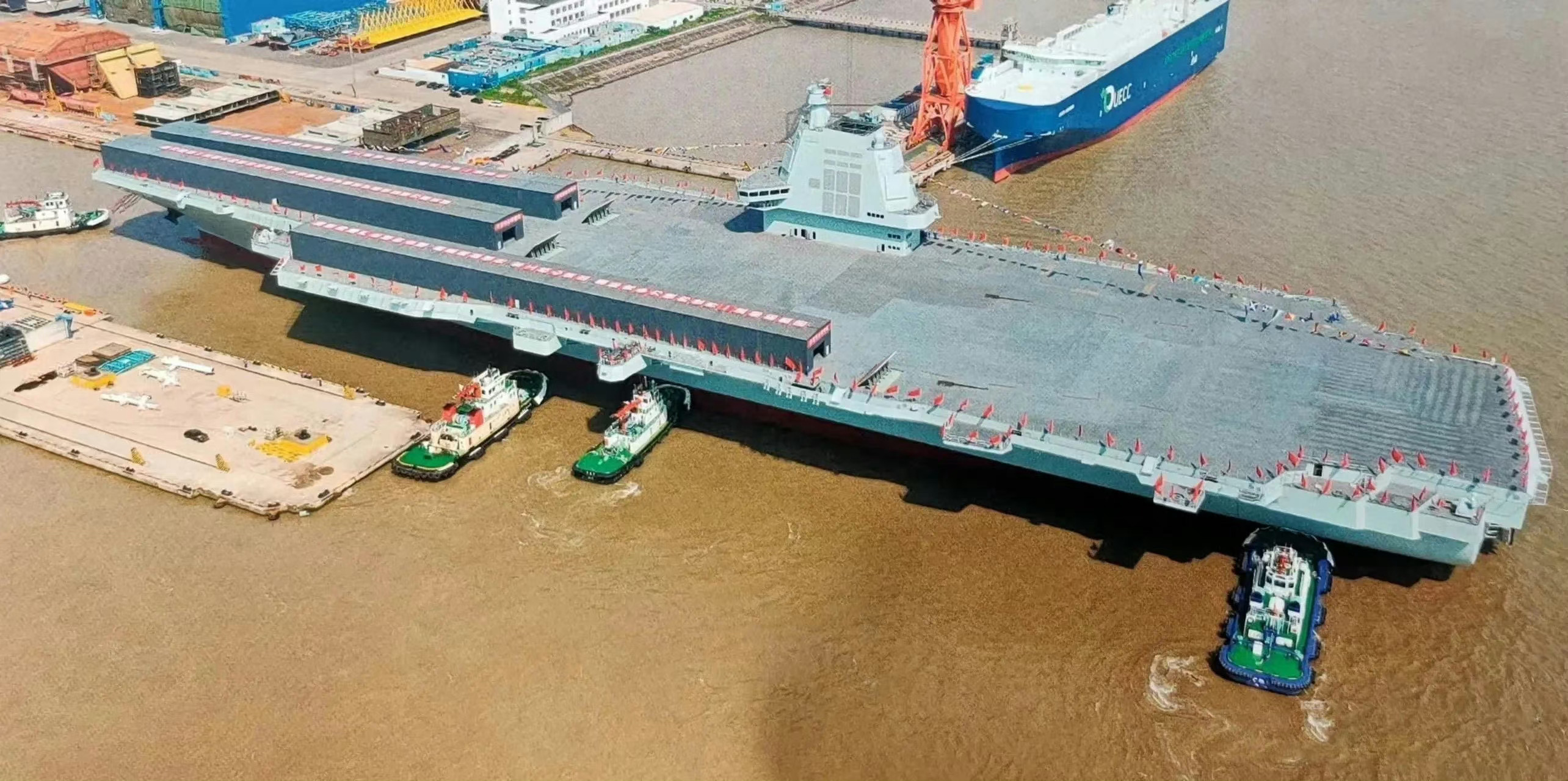 003型电磁弹射航母