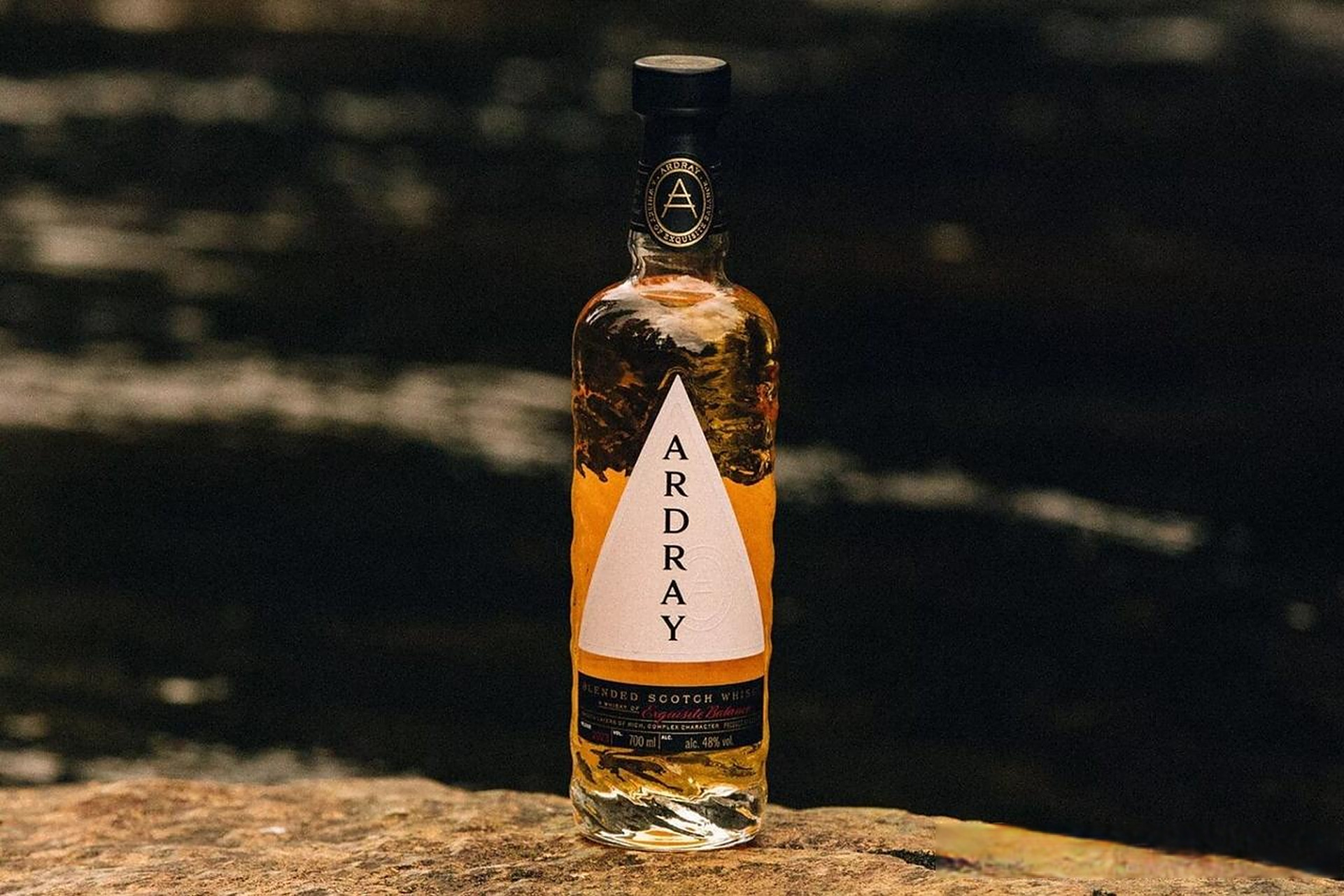 宾三得利推出岁风苏格兰调和威士忌  世界烈酒巨头宾三得利集团(beam