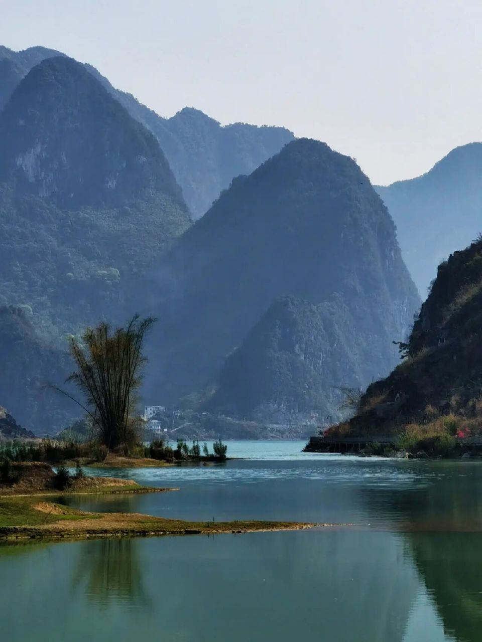 闯入一副绝美伦比的山水画中 百色的小众景点凌云浩坤湖 从南宁出发3