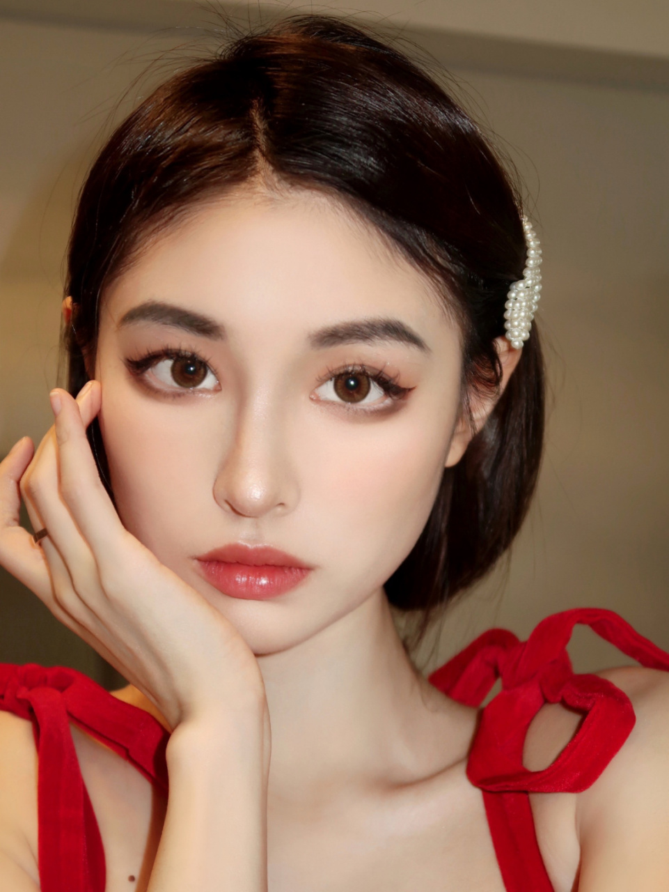 能让上扬的眼型变成下至无辜眼型!