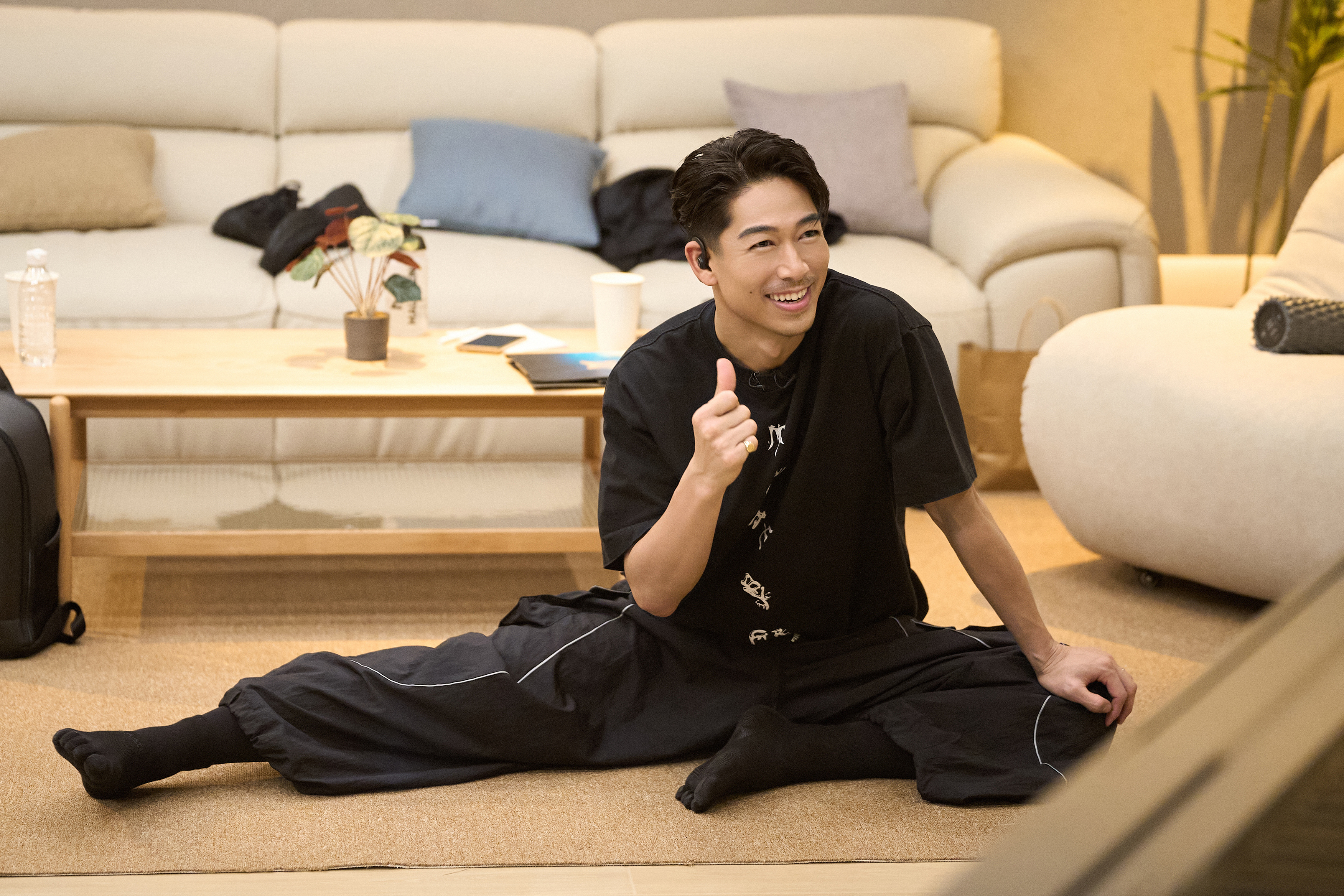 黑泽良平舞姿狂野而不失美感,对舞台有绝对掌控力