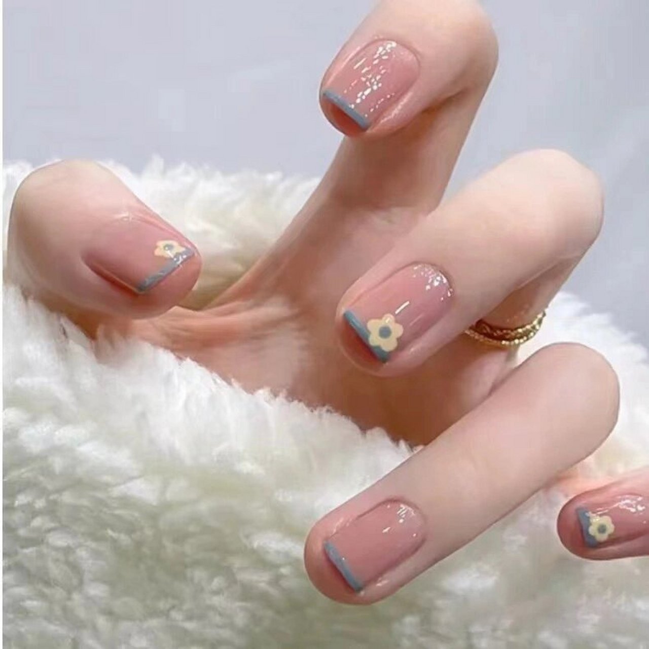 秋冬简约高级感金边美甲91 法式小金边太美了 有没有9191 想要