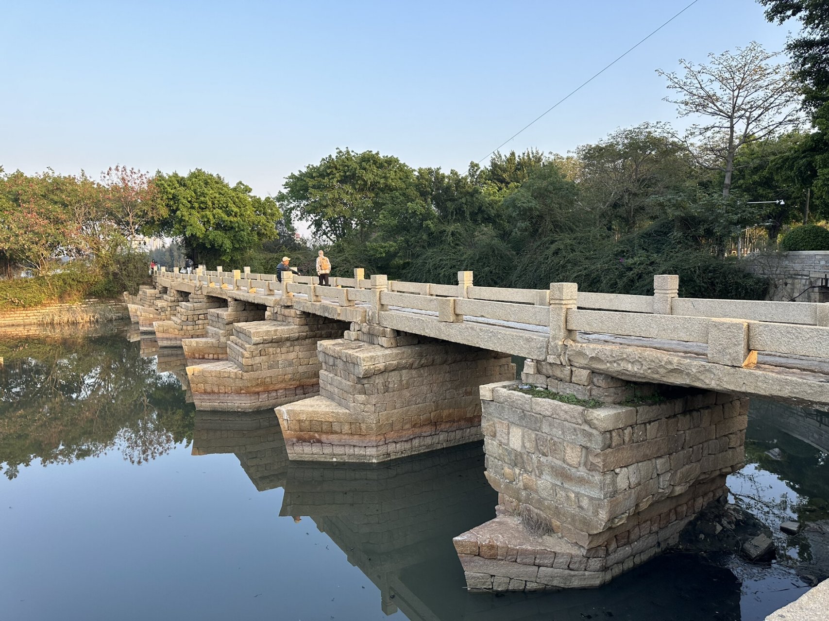 再游安平桥 前几天从安海方向进入安平桥景区,发现只能在桥上前行50米