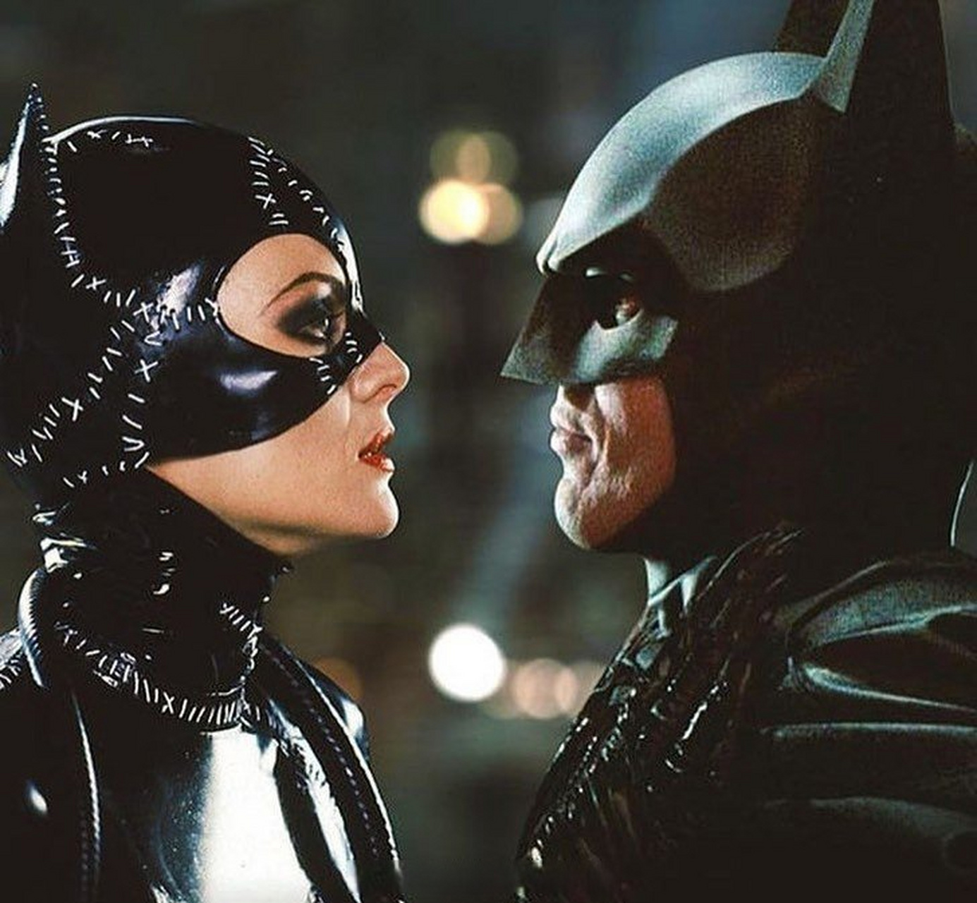 米歇尔·菲佛在1992年的《蝙蝠侠归来》中饰演猫女