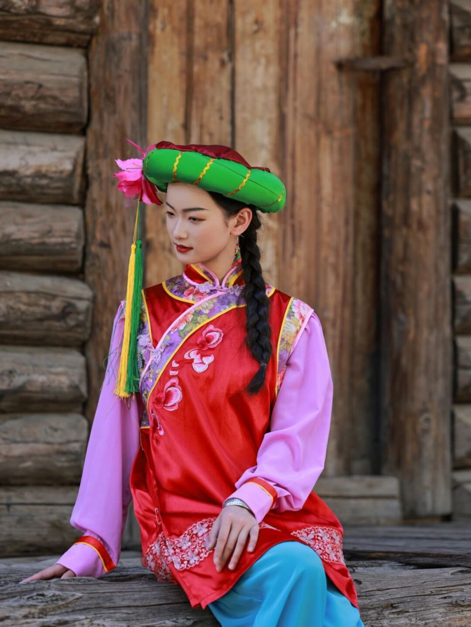 96东乡族简介: 东乡族主要分布于甘肃省临夏回族自治州的东乡族自治