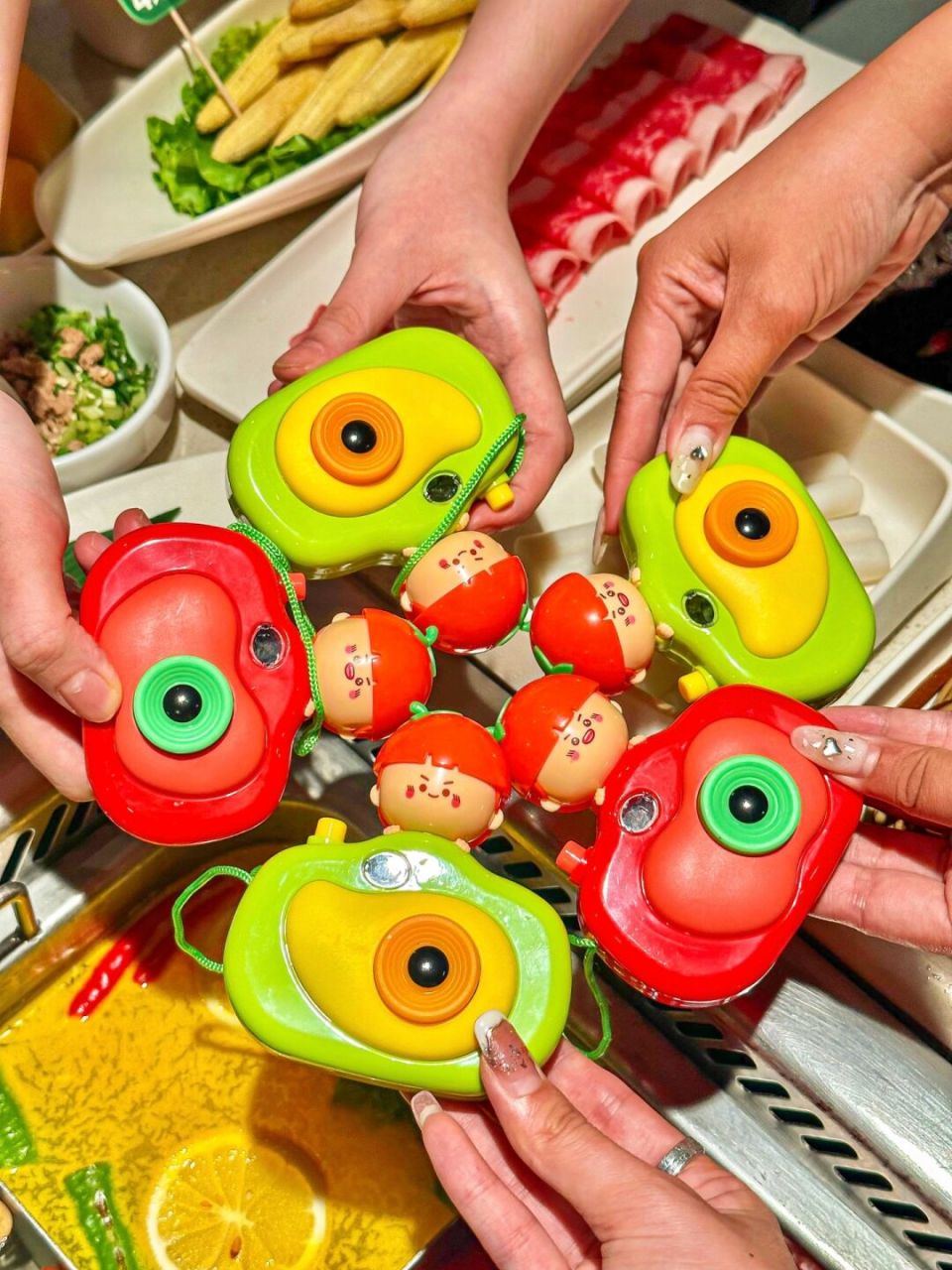 让我看看谁还没有get海底捞的新玩具🤩!! 海底捞新出的多巴胺小相机