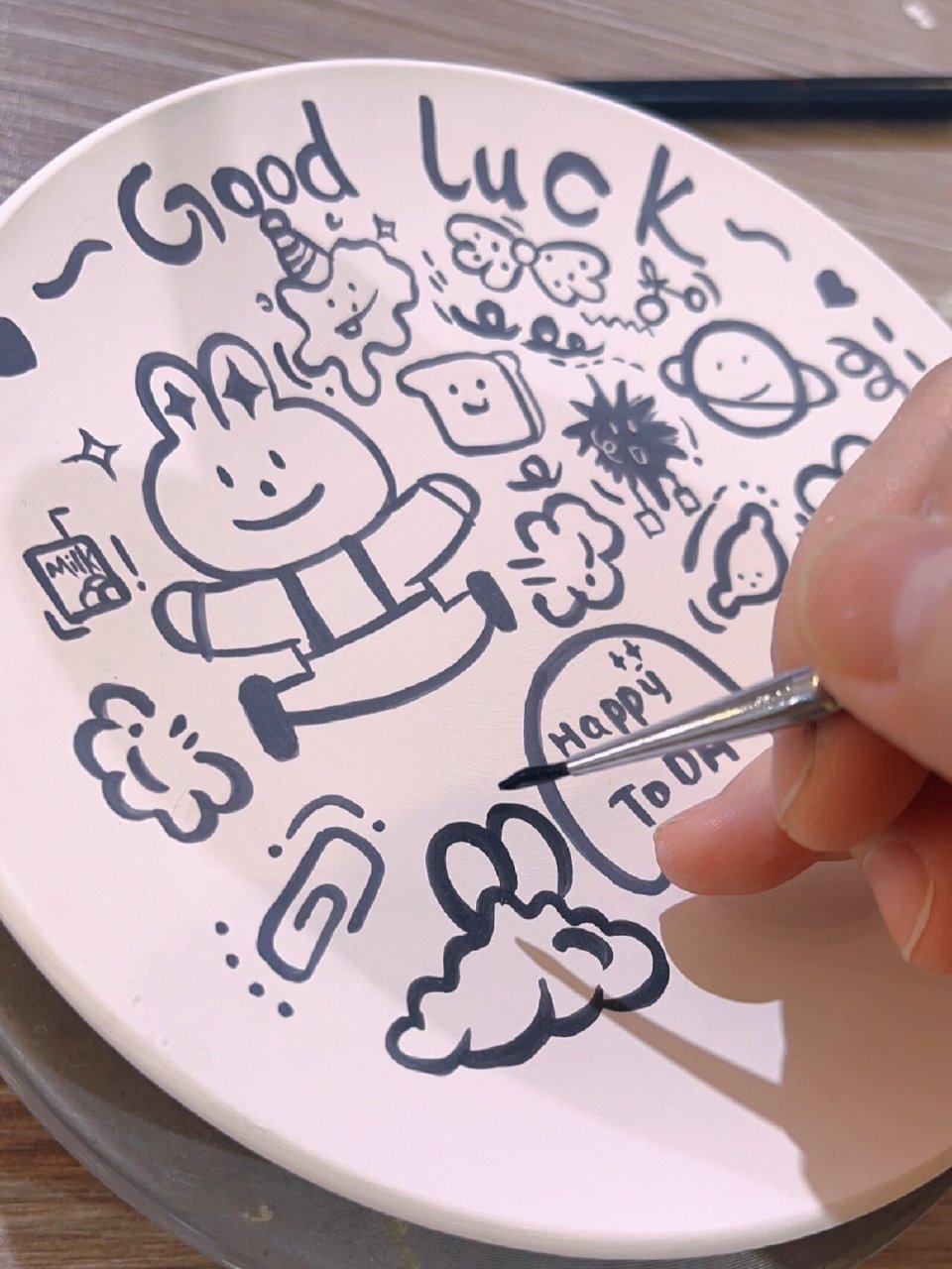 最简单的只用黑色,黑白搭配颜色简单又出效果#分享# #陶艺# #画画