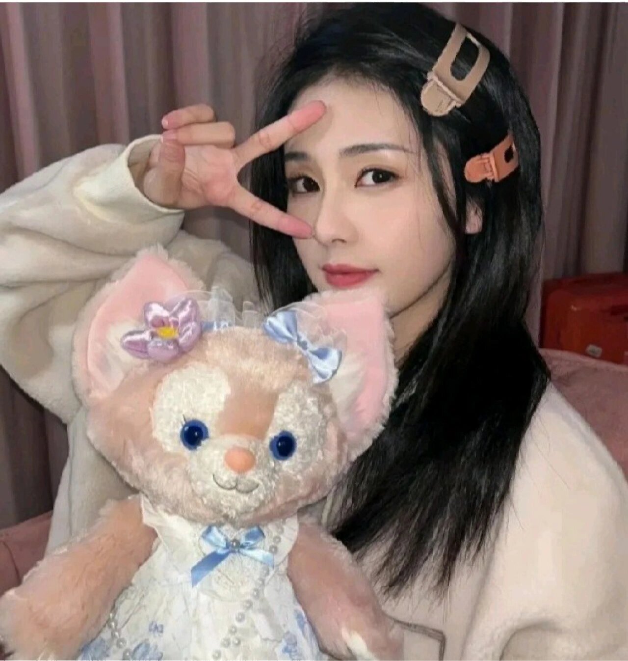 白鹿和虞书欣的美头像