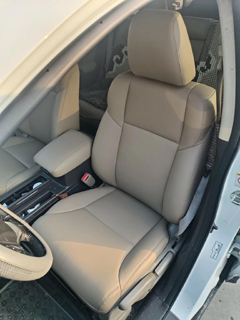 本田crv主副驾加门板,更换真皮座椅效果图汽车真皮座椅 汽车内饰翻新