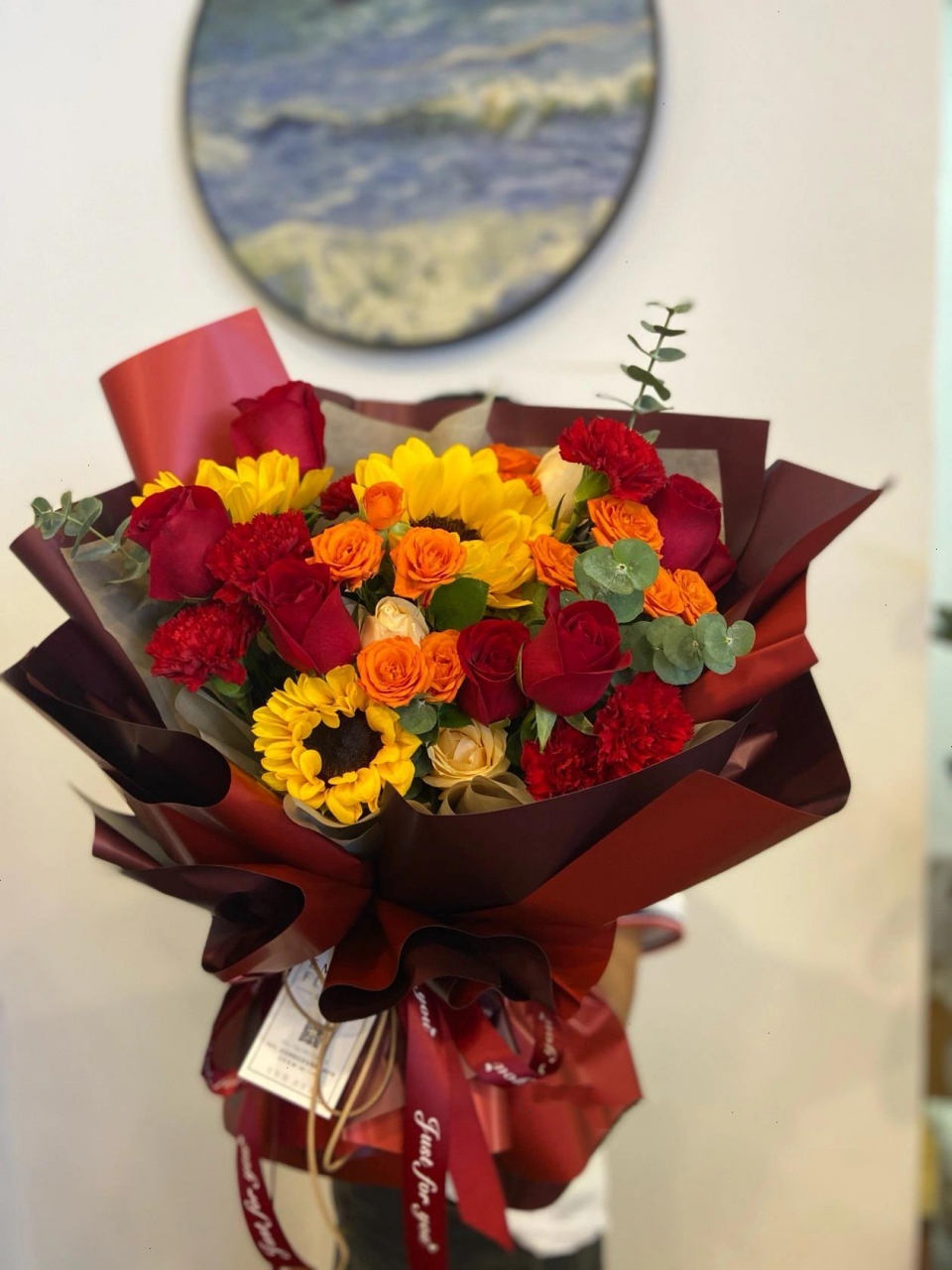 搬新家,一定要送颜色明亮又喜庆的花花啦 	 红色系是首选,寓意未来的