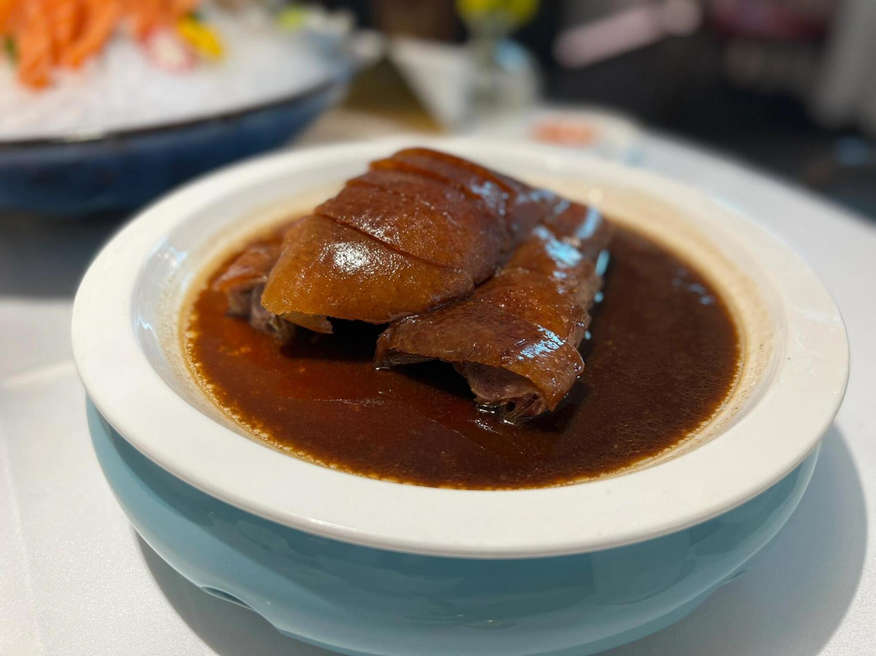 石家庄探店|锦色·烧鹅·海鲜 06 每次路过看到亮起的灯牌 就觉得这