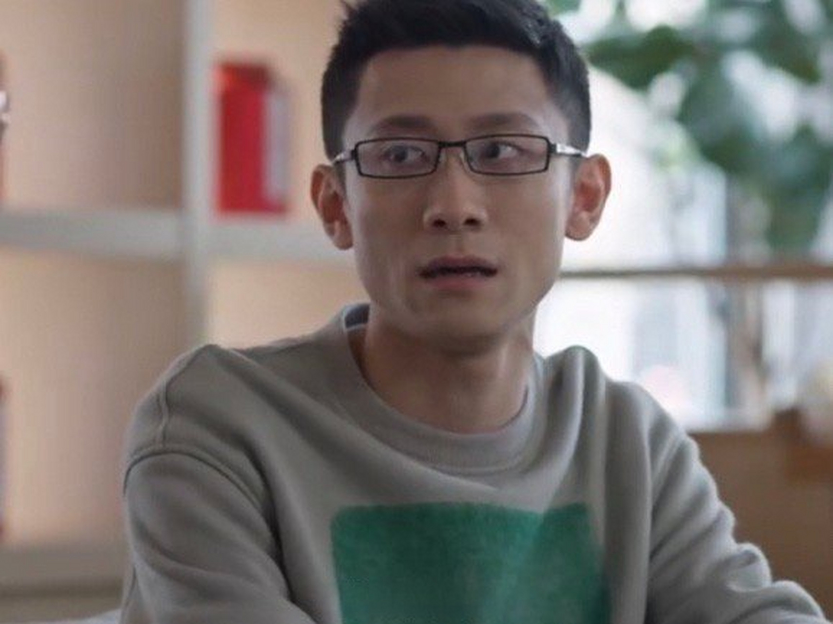 张一山戴眼镜vs范丞丞戴眼镜#张一山的可塑造性还是非常强的,演颊真