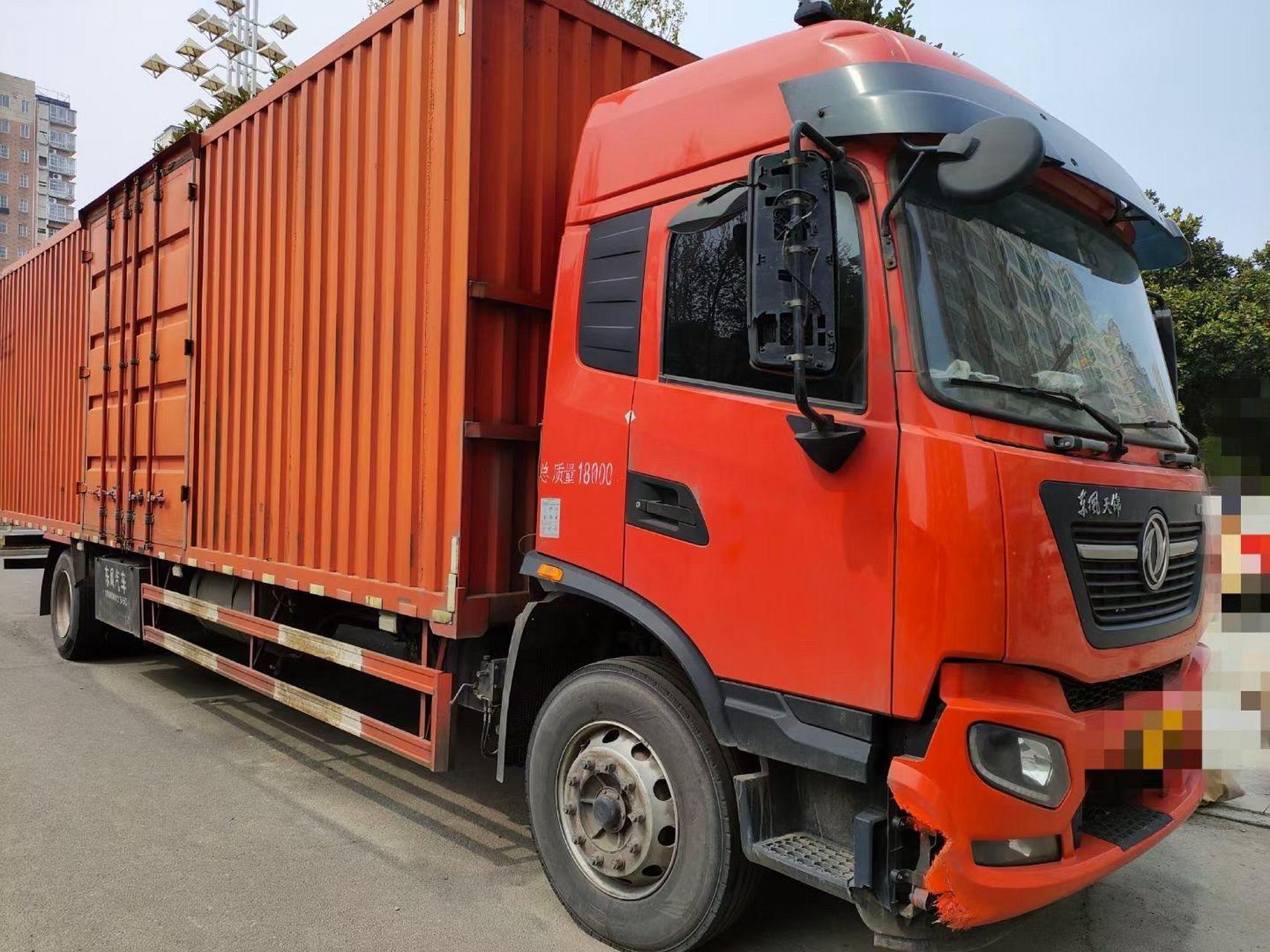 2021年3月东风天锦六缸245马力9.8米大单桥厢货 审车 大保险到25年3月