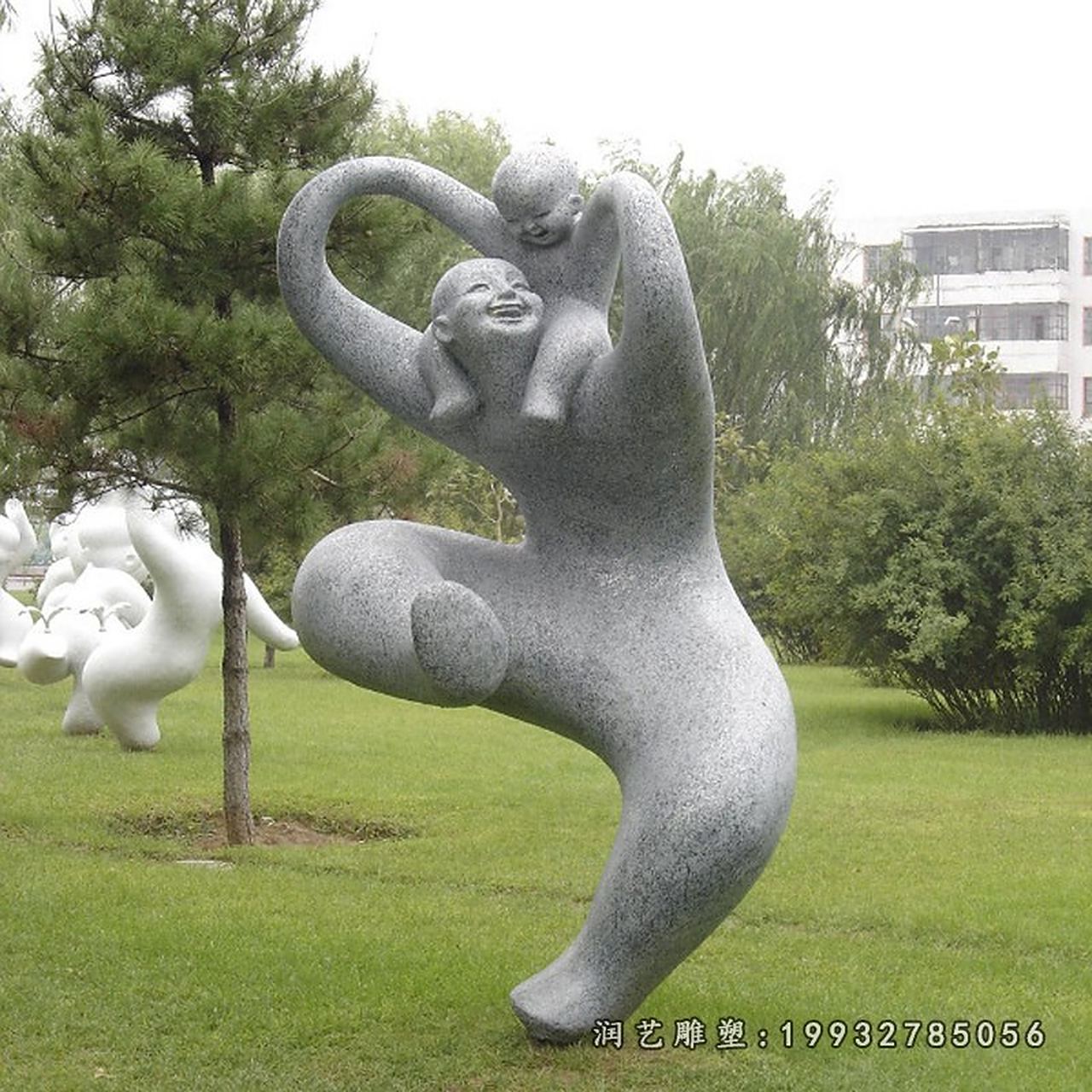 城市抽象人物石雕  抽象人物雕塑就是不具体的形象,他是雕塑想象出来