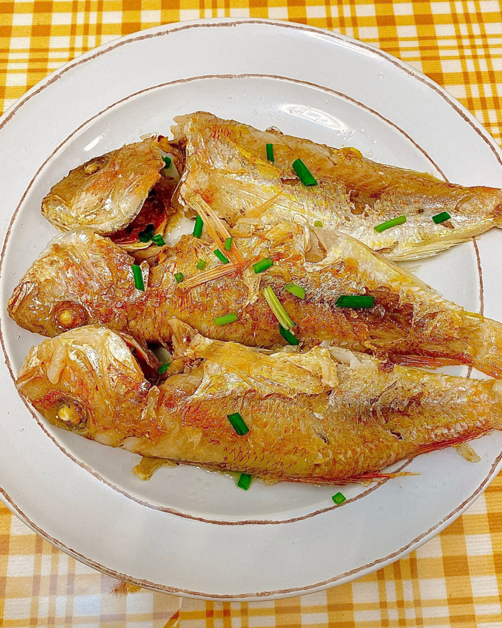 95外酥里嫩香煎红杉鱼73附挑鱼,煎鱼小技巧!