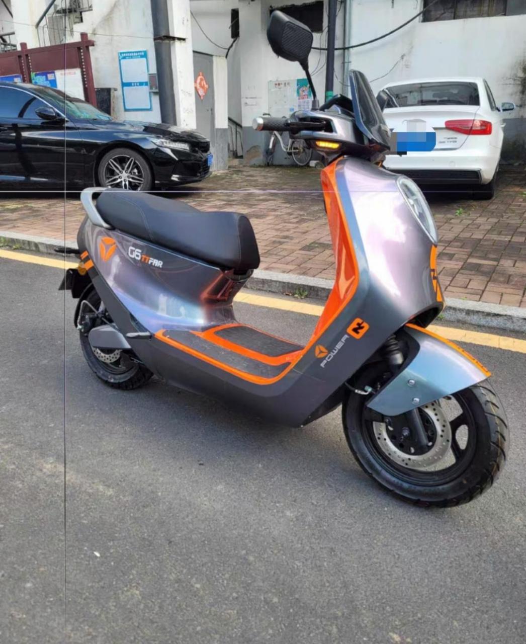 雅迪g6全新车,72伏38安雅迪石墨烯电池,2000瓦电机,现在特价只要5999