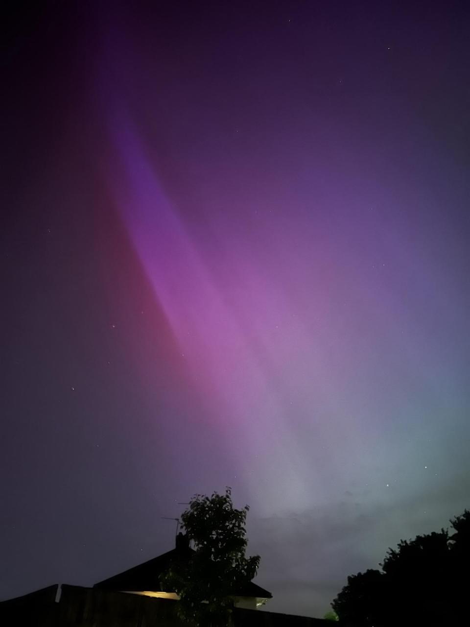 紫色极光.