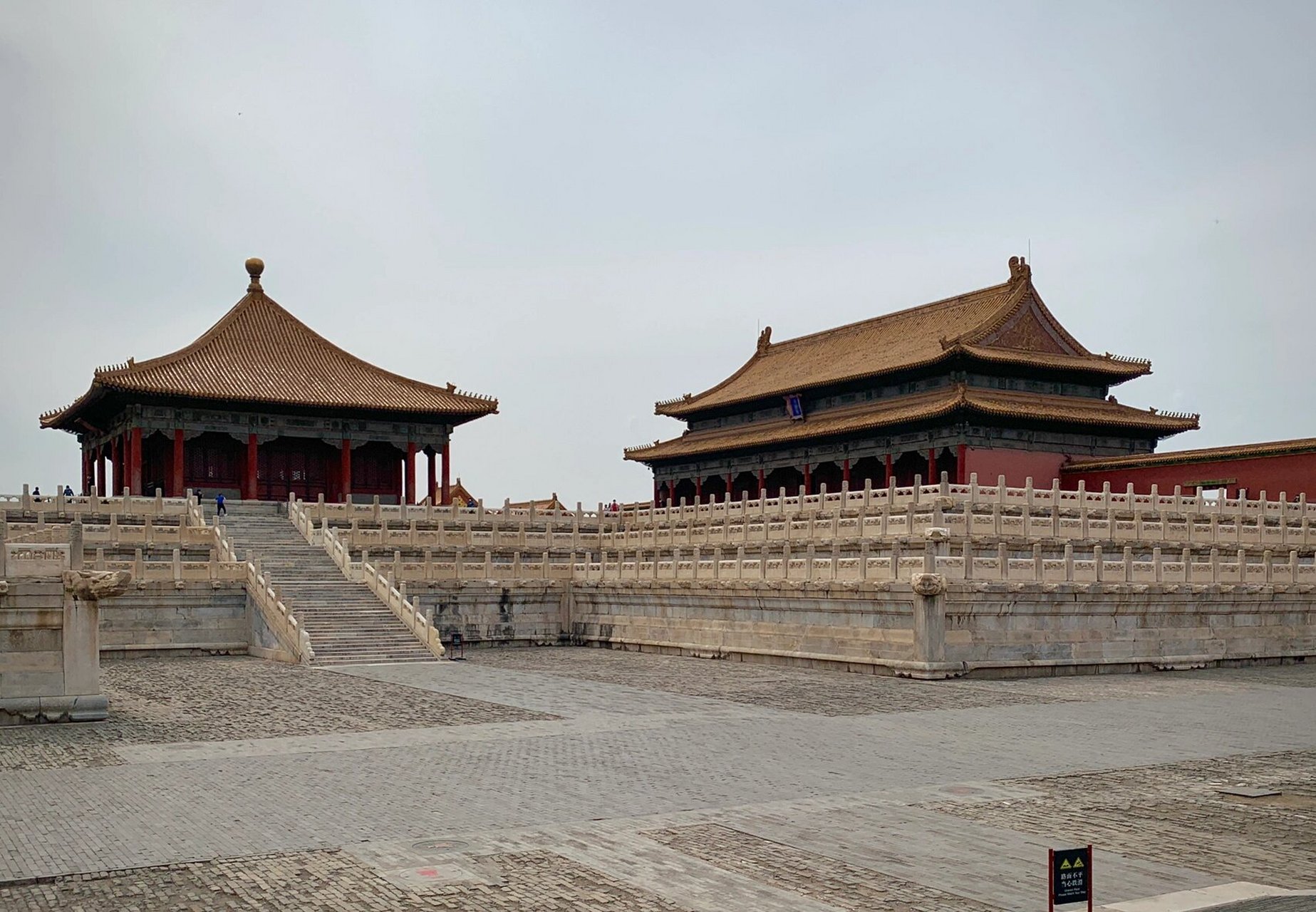 92图1,3,5老照片分别为太和殿侧后身,中和殿和保和殿,拍摄于1901年