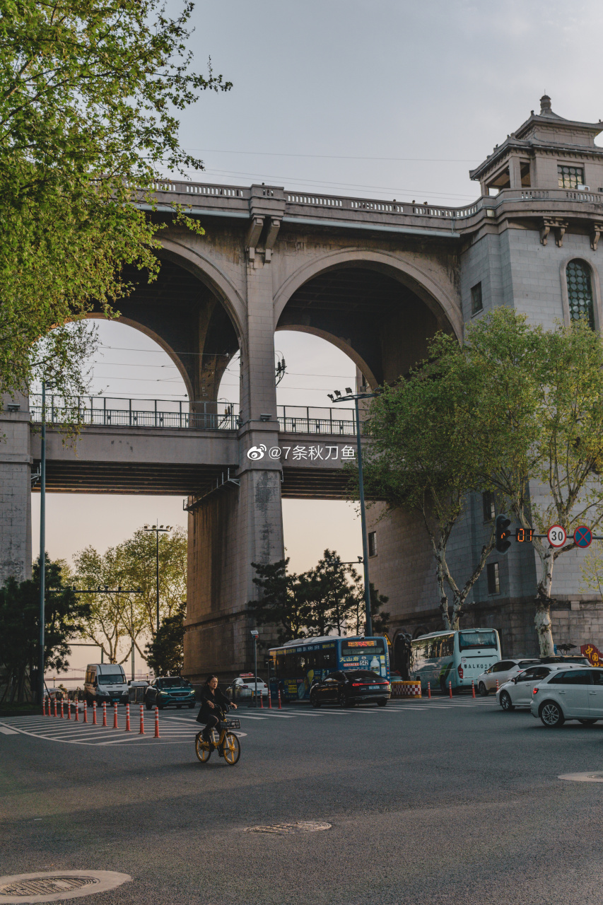 武昌中华路码头,日落时刻  #博主拍武汉##2023打卡最武汉#02