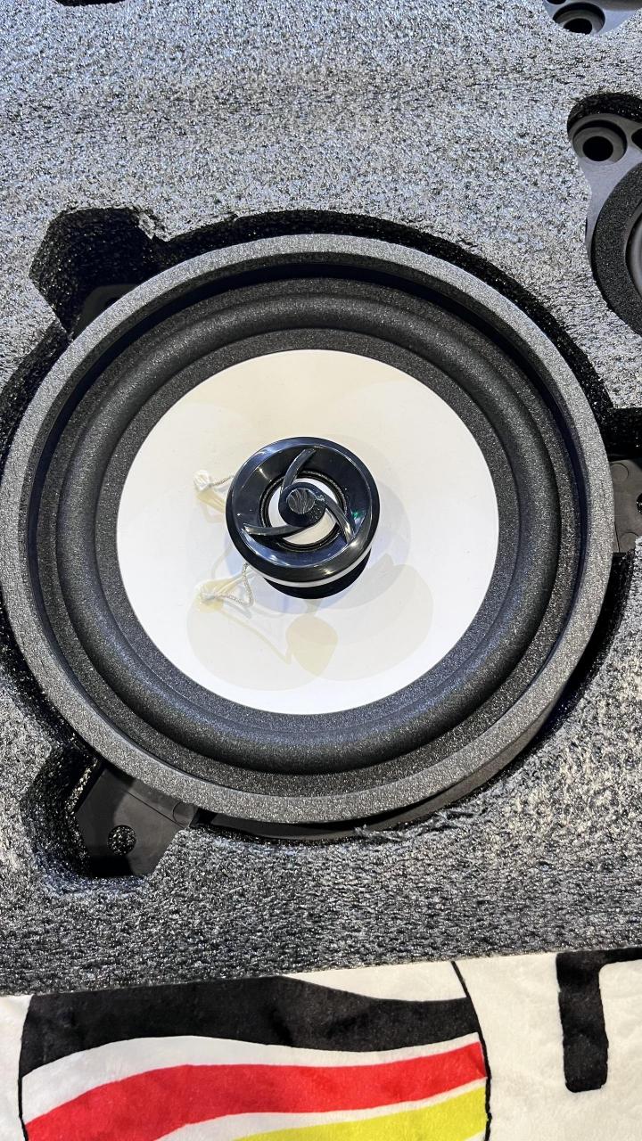 凯美瑞德国彩虹音响到货.全家福展示.需要的车友可以预约安装