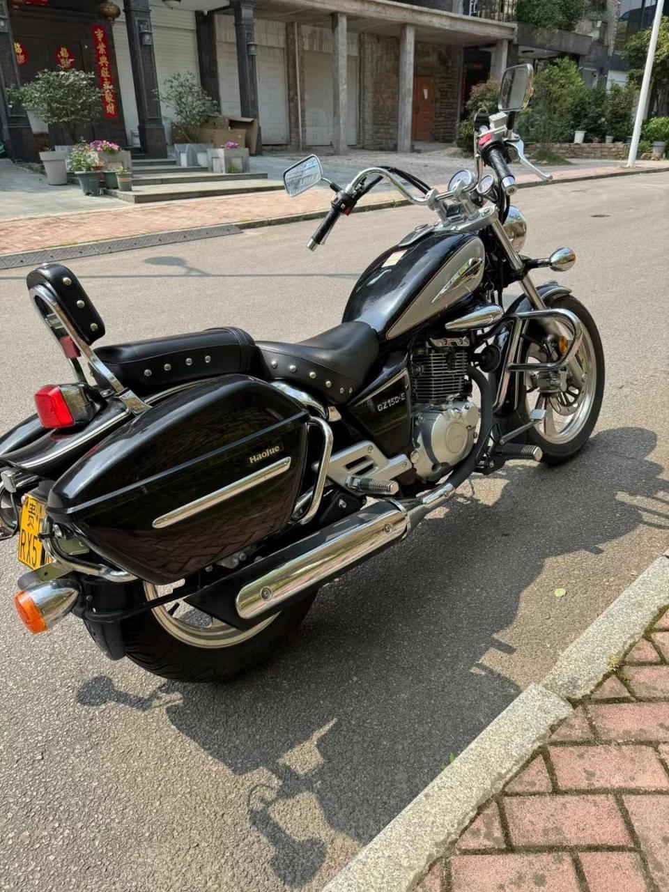 21年豪爵铃木gz150小太子,8千公里准新状态,改了米其林一对热熔胎