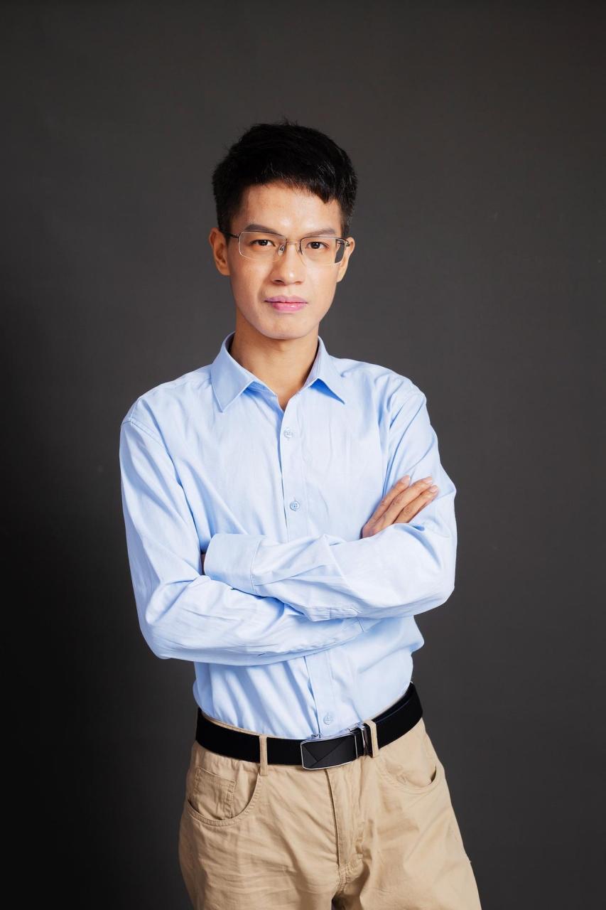 风风雨雨的szm总部ceo,上海青年民营企业家光哥最新形象照出炉,活出了