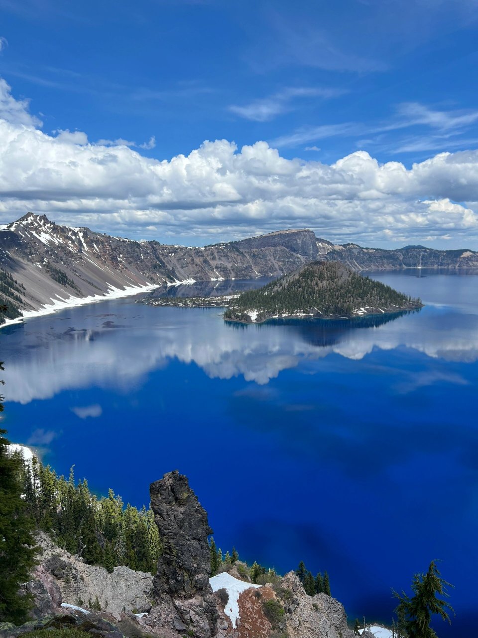 火山湖国家公园 crater lake national park 6月的火山湖北门被大雪