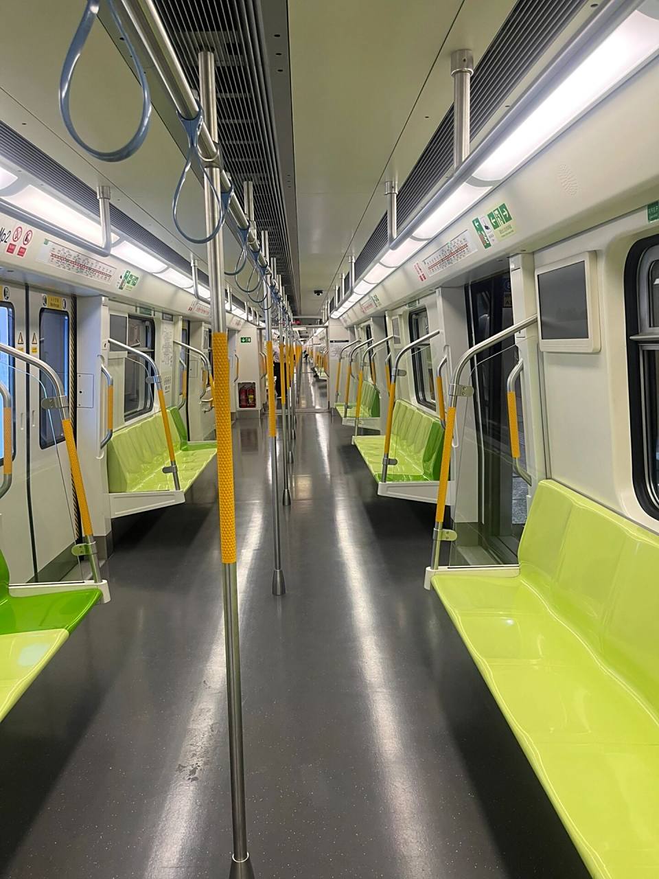 北京地铁16号线 晚上9点的北京地铁16号线