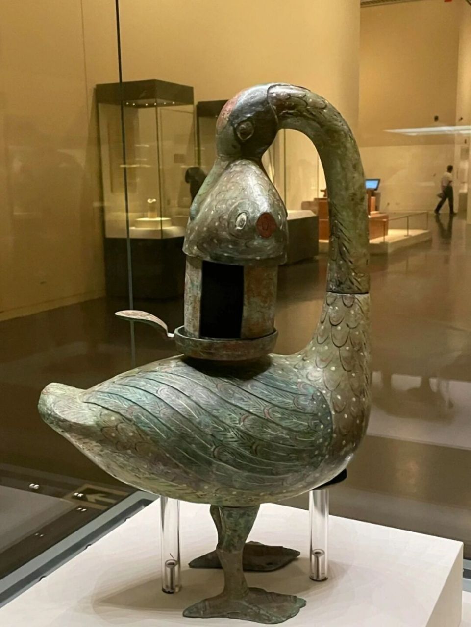 文物国宝③|雁鱼铜灯:两千年前的环保杰作 西汉彩绘雁鱼铜灯我在山西