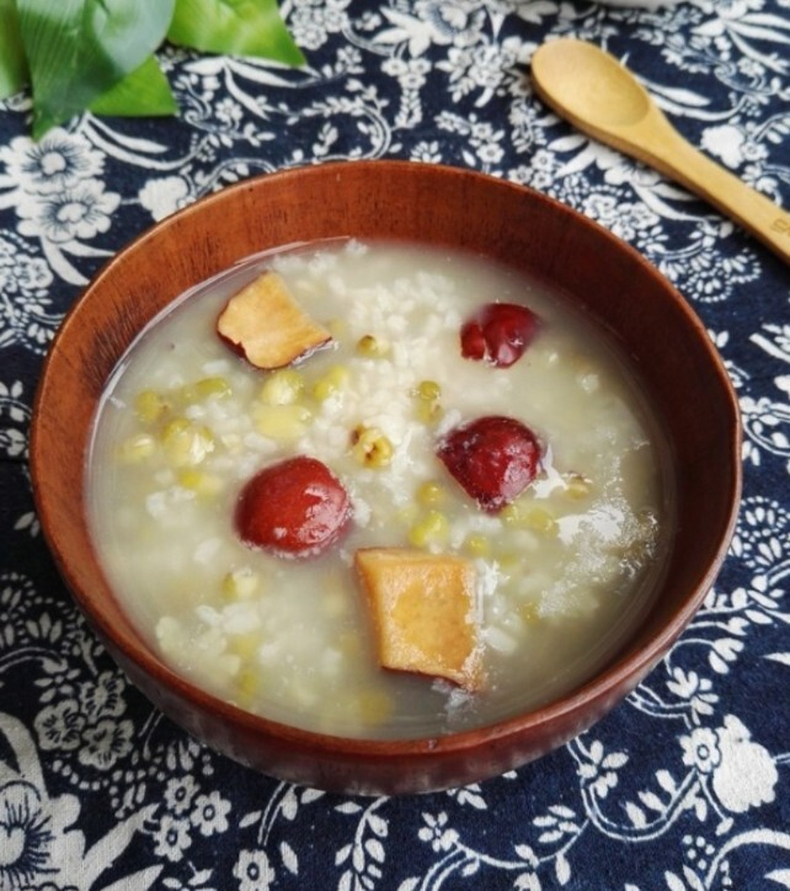 绿豆红枣小米粥 绿豆红枣粥 主料main 粥米60克02红枣3颗02绿豆50