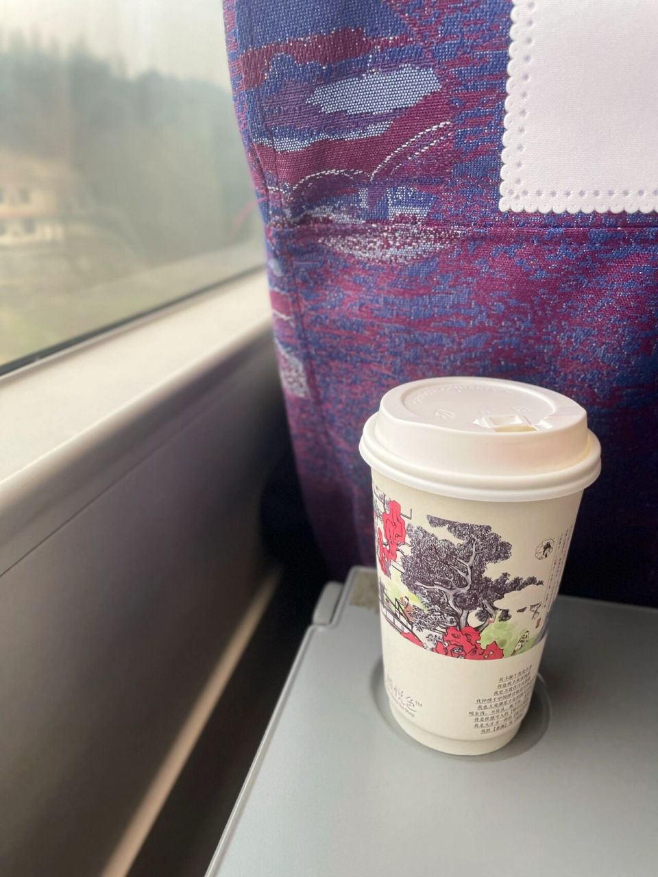 高铁想坐我靠窗的位置,不同意还不耐烦!