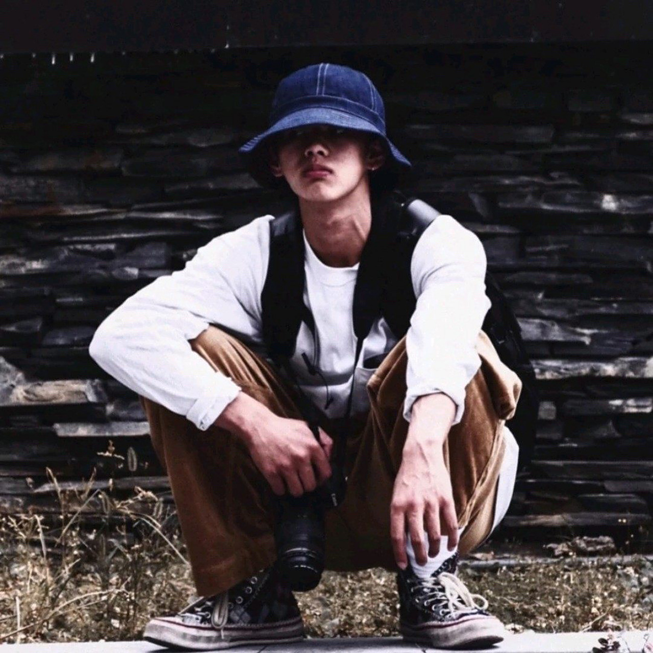 冷淡风简单干净个性小众男生头像 无 水  印  图  微波:    头 像 集