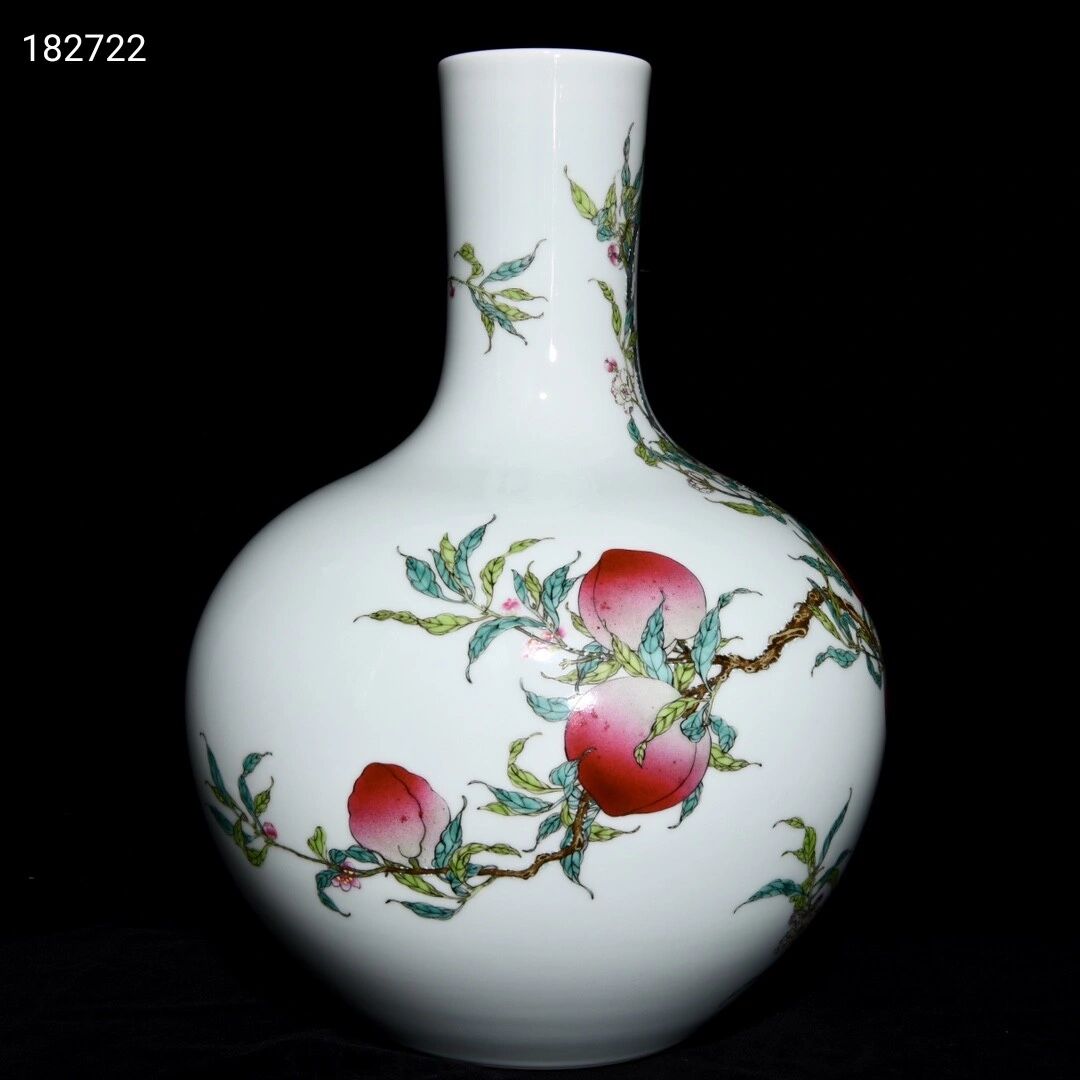 乾隆粉彩九桃天球瓶,高52cm直径38cm