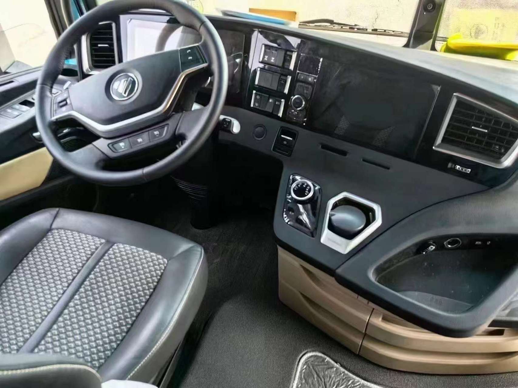 40多个起步机甲战神福田欧曼est星辉版9.